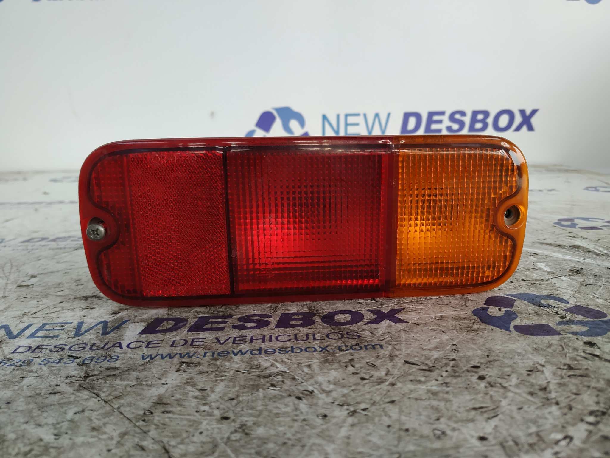 Recambio de PILOTO TRASERO DERECHO para SUZUKI JIMNY SN (FJ) referencia OEM IAM R2301