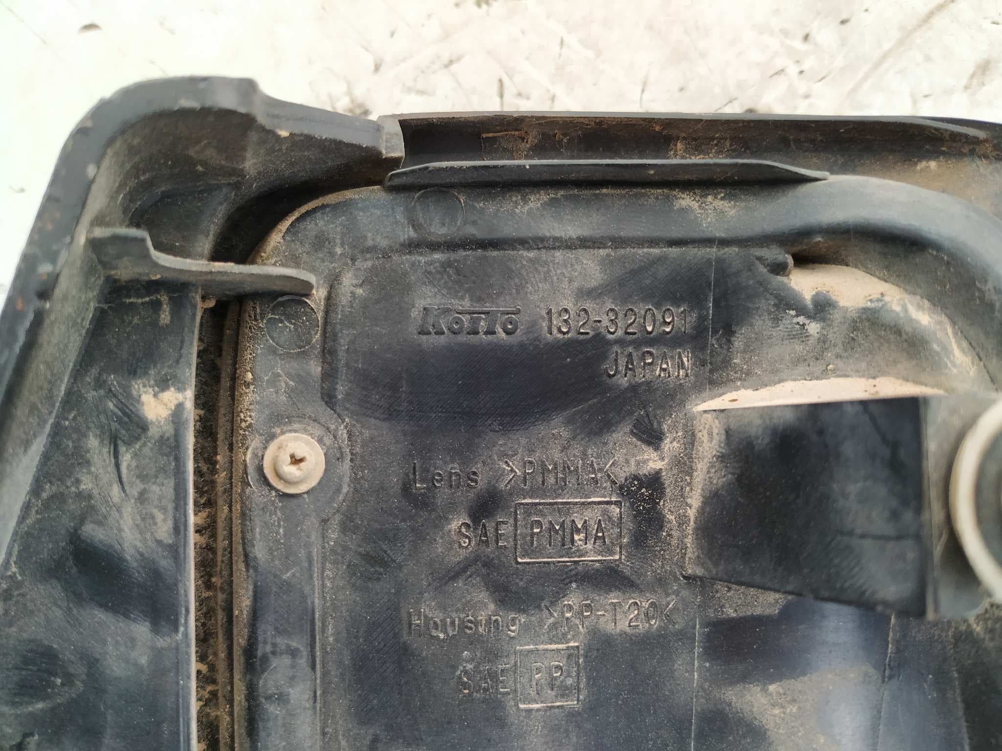 Recambio de PILOTO TRASERO IZQUIERDO para SUZUKI JIMNY SN (FJ) 1.3 16V CAT referencia OEM IAM 13232091   - GRANATE 2