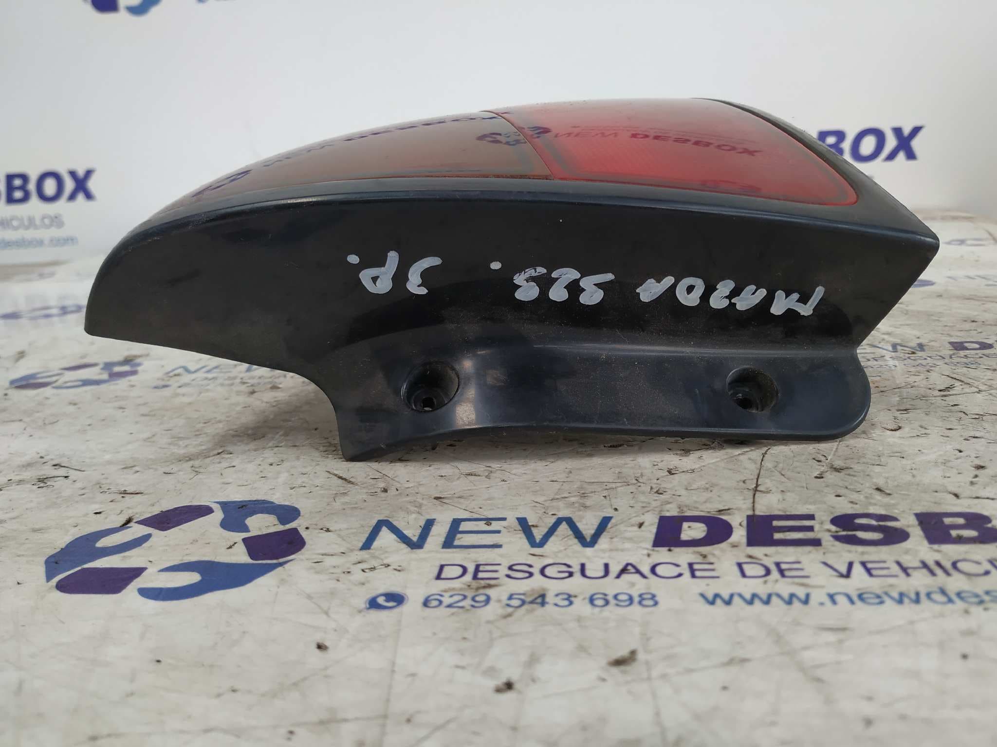 Recambio de PILOTO TRASERO DERECHO para MAZDA 323 BERLINA (BD1) 1.5 GT E5 referencia OEM IAM 0431436   - BLANCO 6