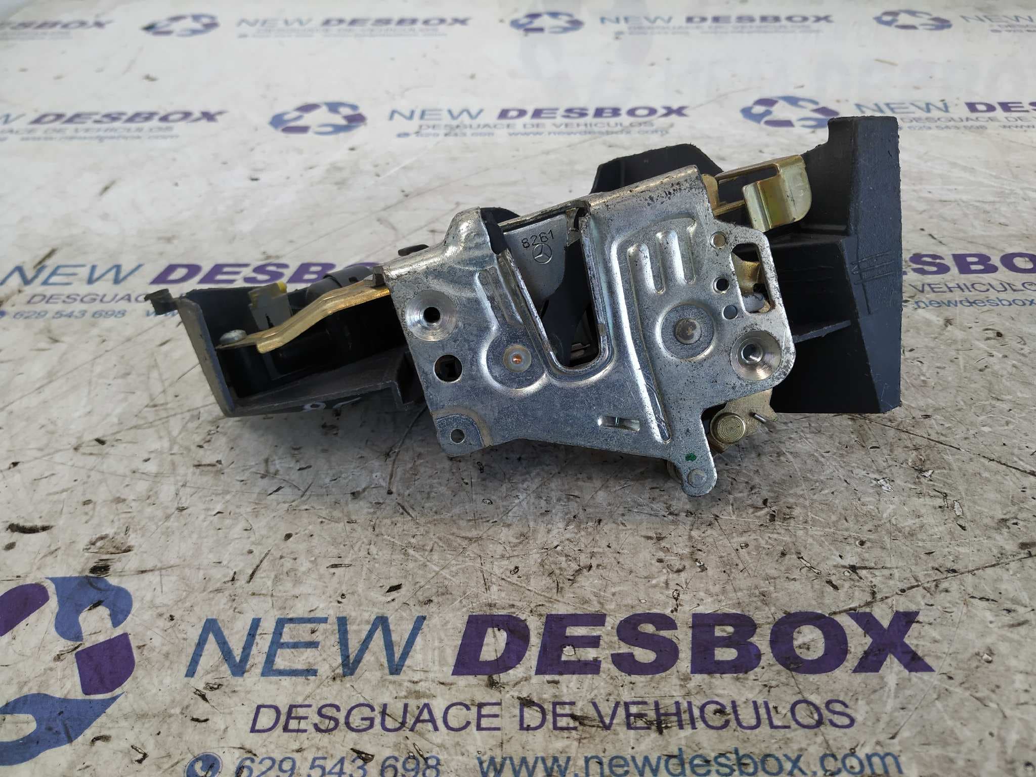 Recambio de CERRADURA PUERTA TRASERA DERECHA para MERCEDES CLASE C (W202) referencia OEM IAM 2027330408 3