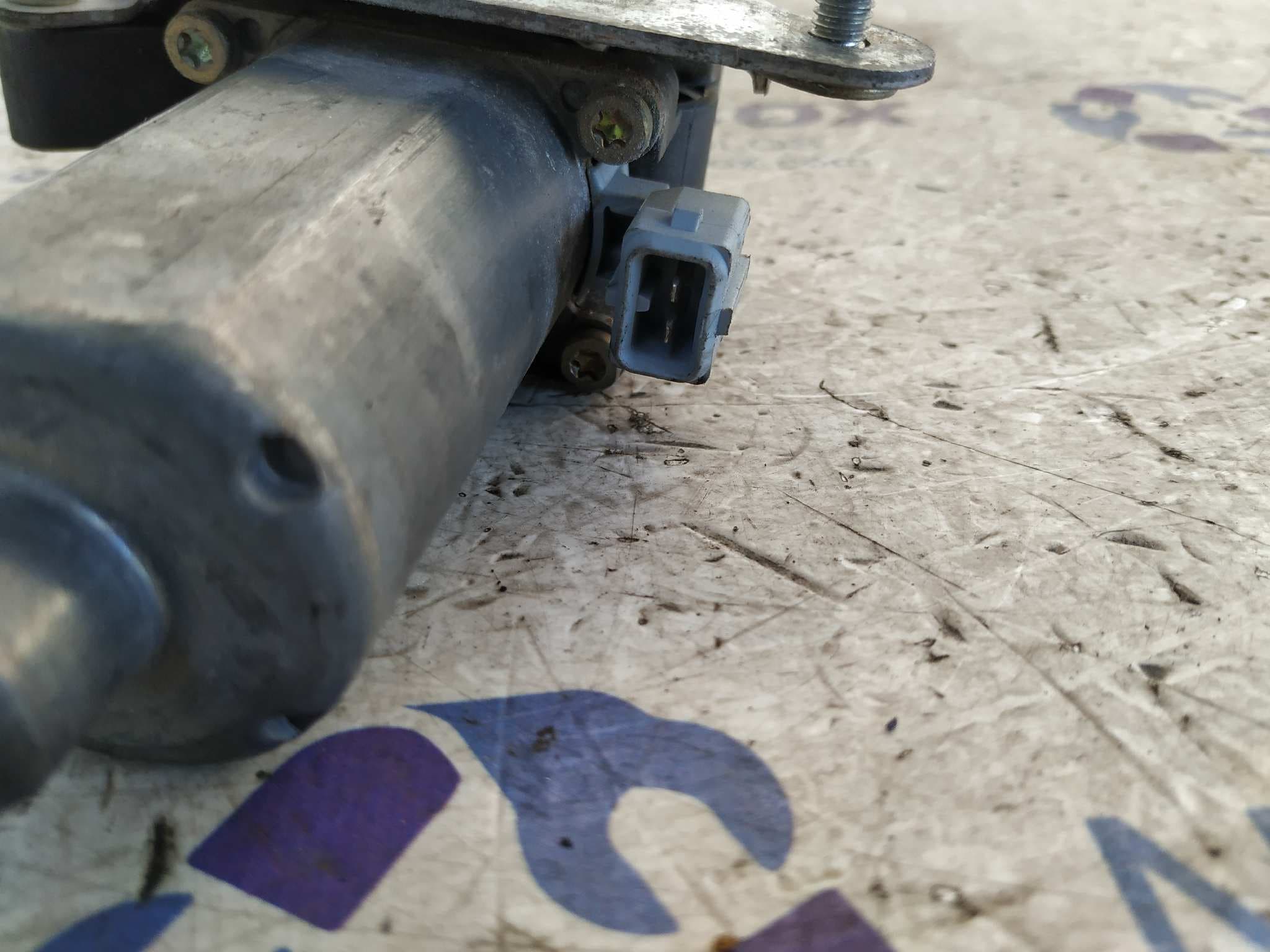 Recambio de MOTOR ELEVALUNAS DELANTERO DERECHO para MERCEDES VITO (W638) referencia OEM IAM 0130821666 2