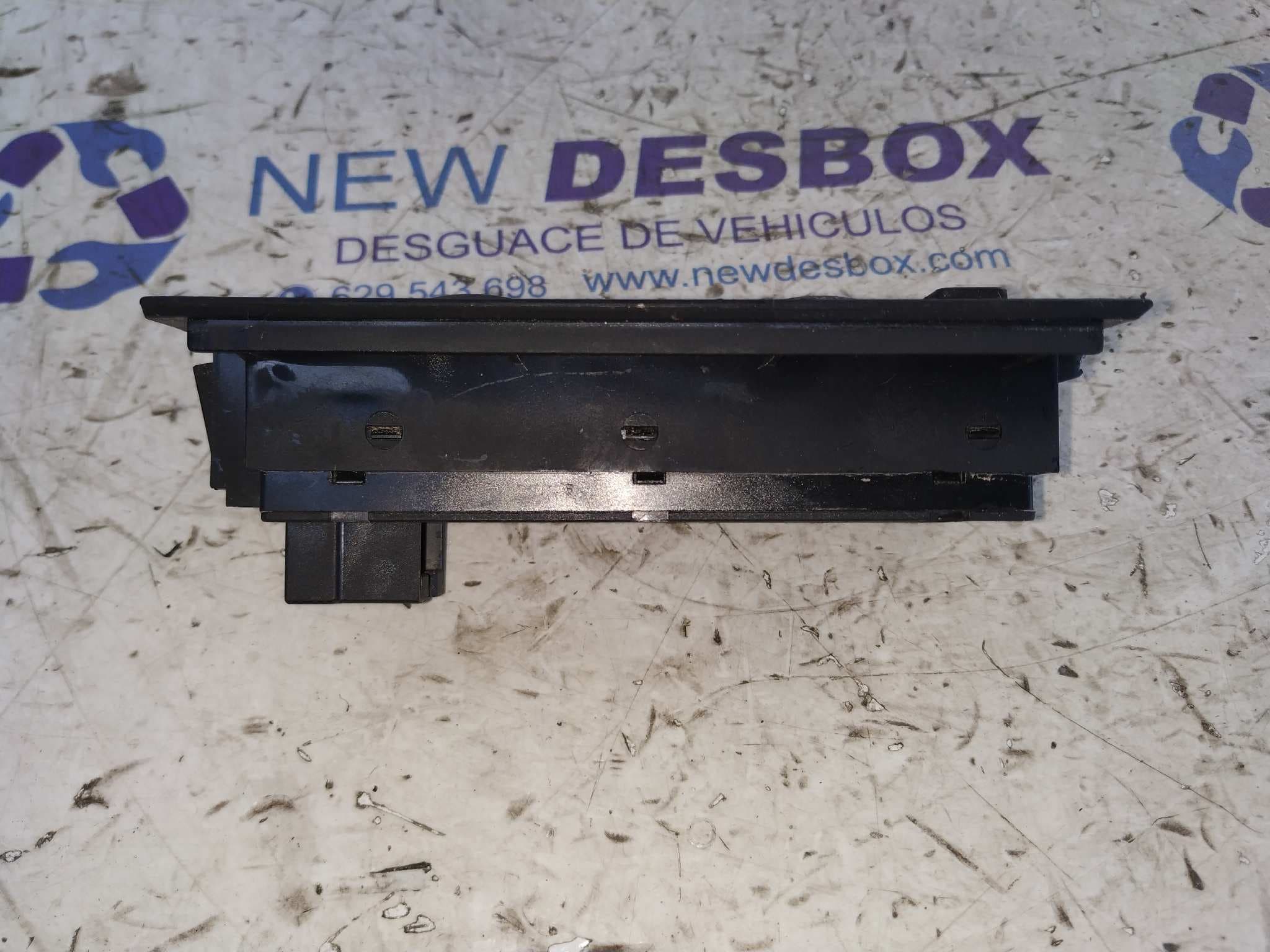 Recambio de MANDO ELEVALUNAS DELANTERO IZQUIERDO para AUDI A6 BERLINA (4B2) 1.8 20V Turbo AWT referencia OEM IAM 4B0959851   - GRIS 5