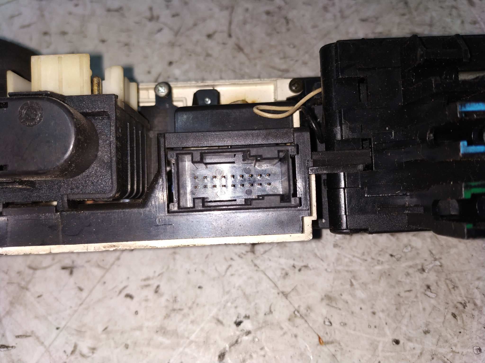 Recambio de MANDO CALEFACCION / AIRE ACONDICIONADO para BMW SERIE 5 BERLINA (E34) referencia OEM IAM 8351110 2