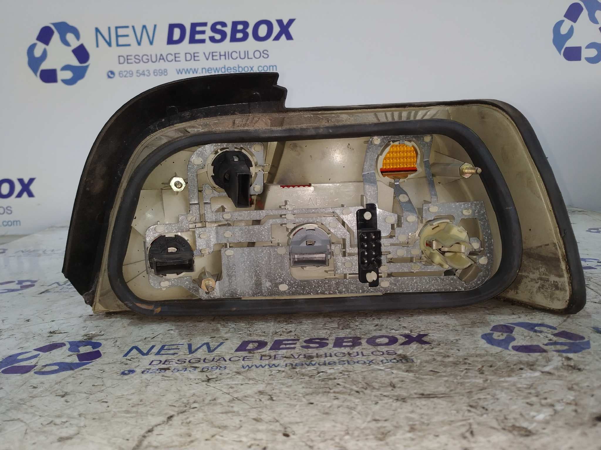 Recambio de PILOTO TRASERO IZQUIERDO para BMW SERIE 3 COUPE (E36) referencia OEM IAM 1387653 6