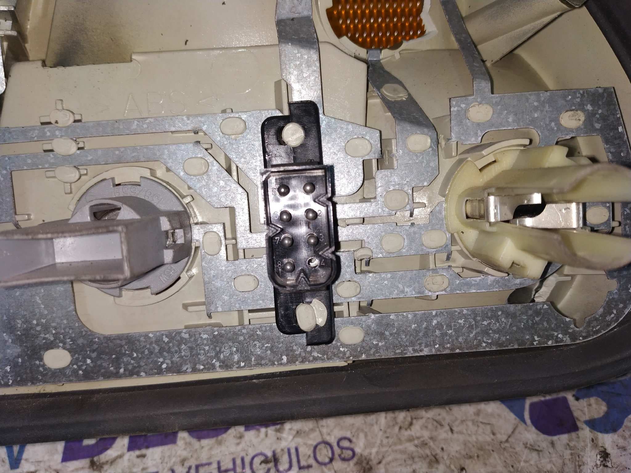 Recambio de PILOTO TRASERO IZQUIERDO para BMW SERIE 3 COUPE (E36) referencia OEM IAM 1387653 4