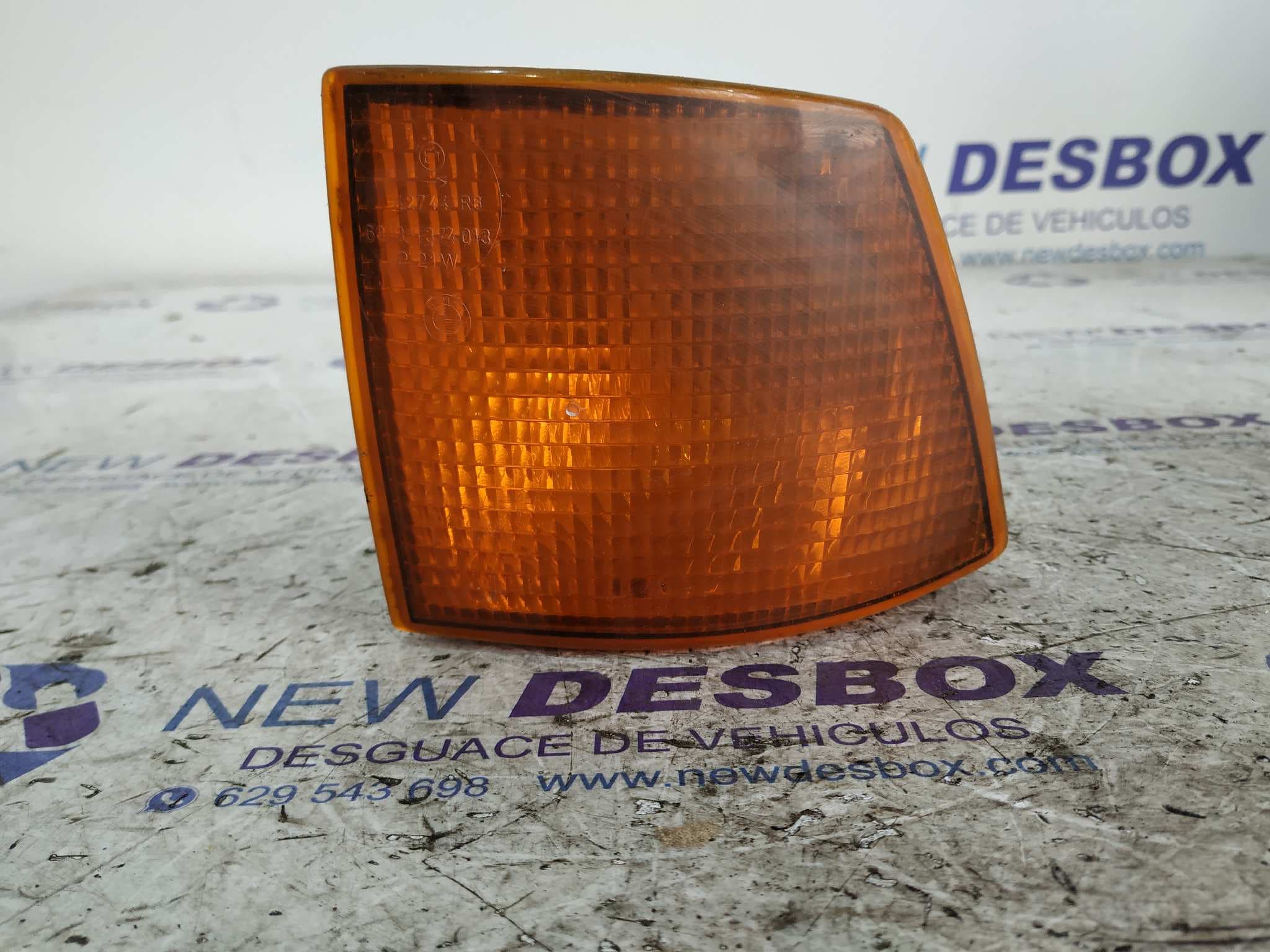 Recambio de PILOTO DELANTERO IZQUIERDO para BMW SERIE 7 (E32) referencia OEM IAM 63131374013