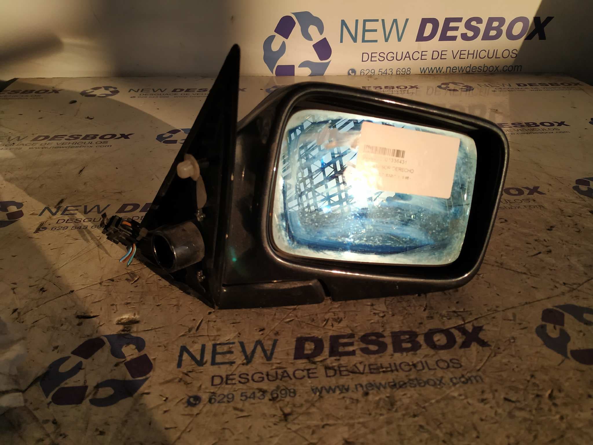 Recambio de RETROVISOR DERECHO para BMW SERIE 7 (E32) referencia OEM IAM 13269201