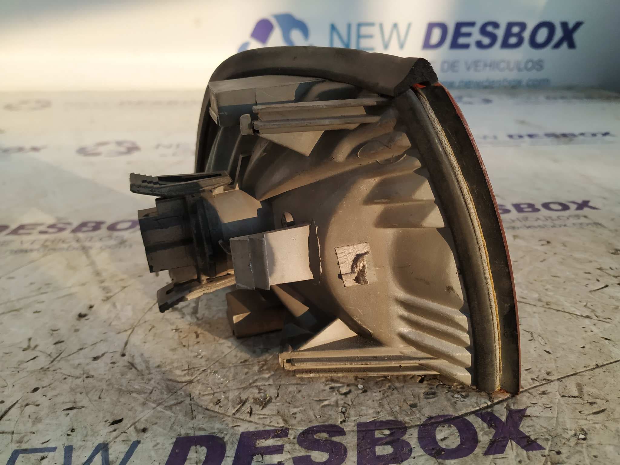 Recambio de PILOTO DELANTERO IZQUIERDO para BMW SERIE 3 COMPACTO (E36) referencia OEM IAM 1387043 2