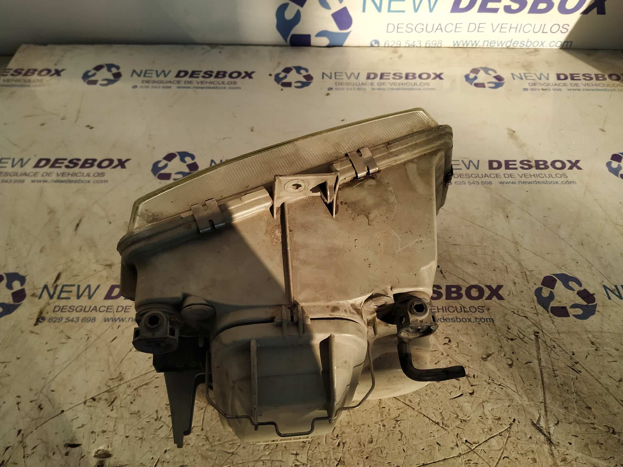 Recambio de FARO IZQUIERDO para MERCEDES VITO (W638) referencia OEM IAM 6388200061 7