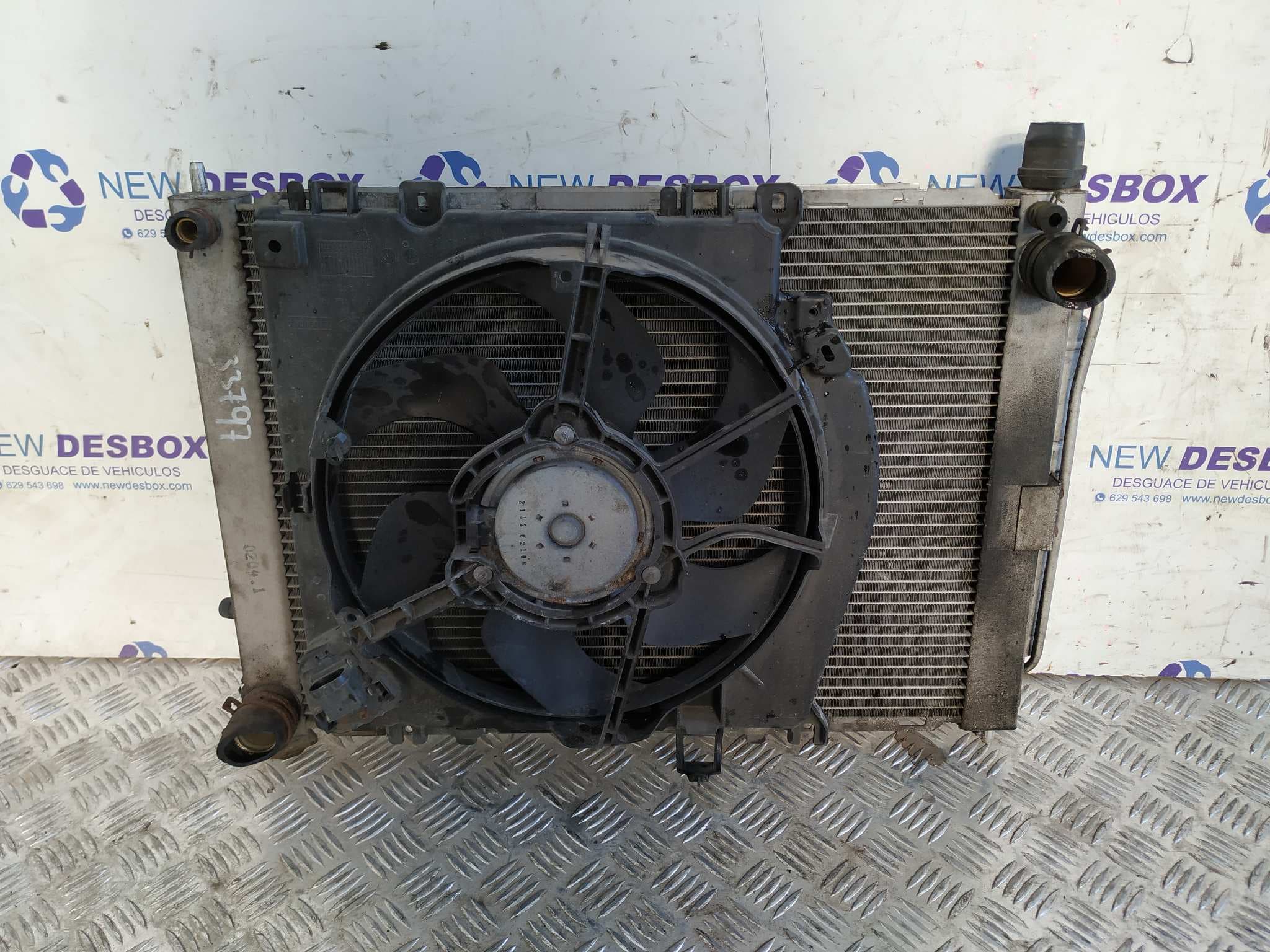 Recambio de RADIADOR AGUA para RENAULT CLIO III D4F784 referencia OEM IAM 8200688390   - BLANCO 2