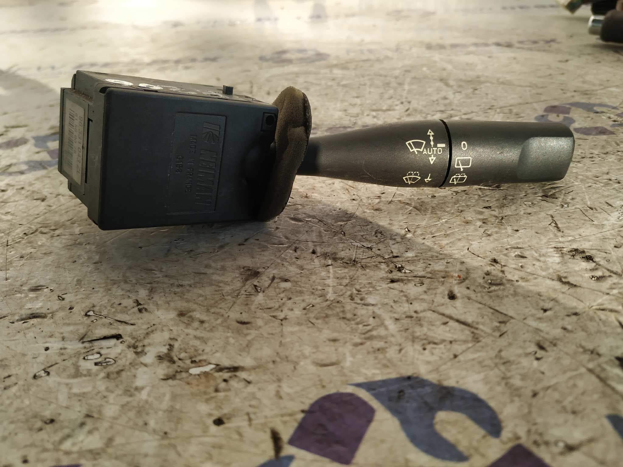 Recambio de MANDO LIMPIA para PEUGEOT 206 BERLINA referencia OEM IAM 96331043ZL