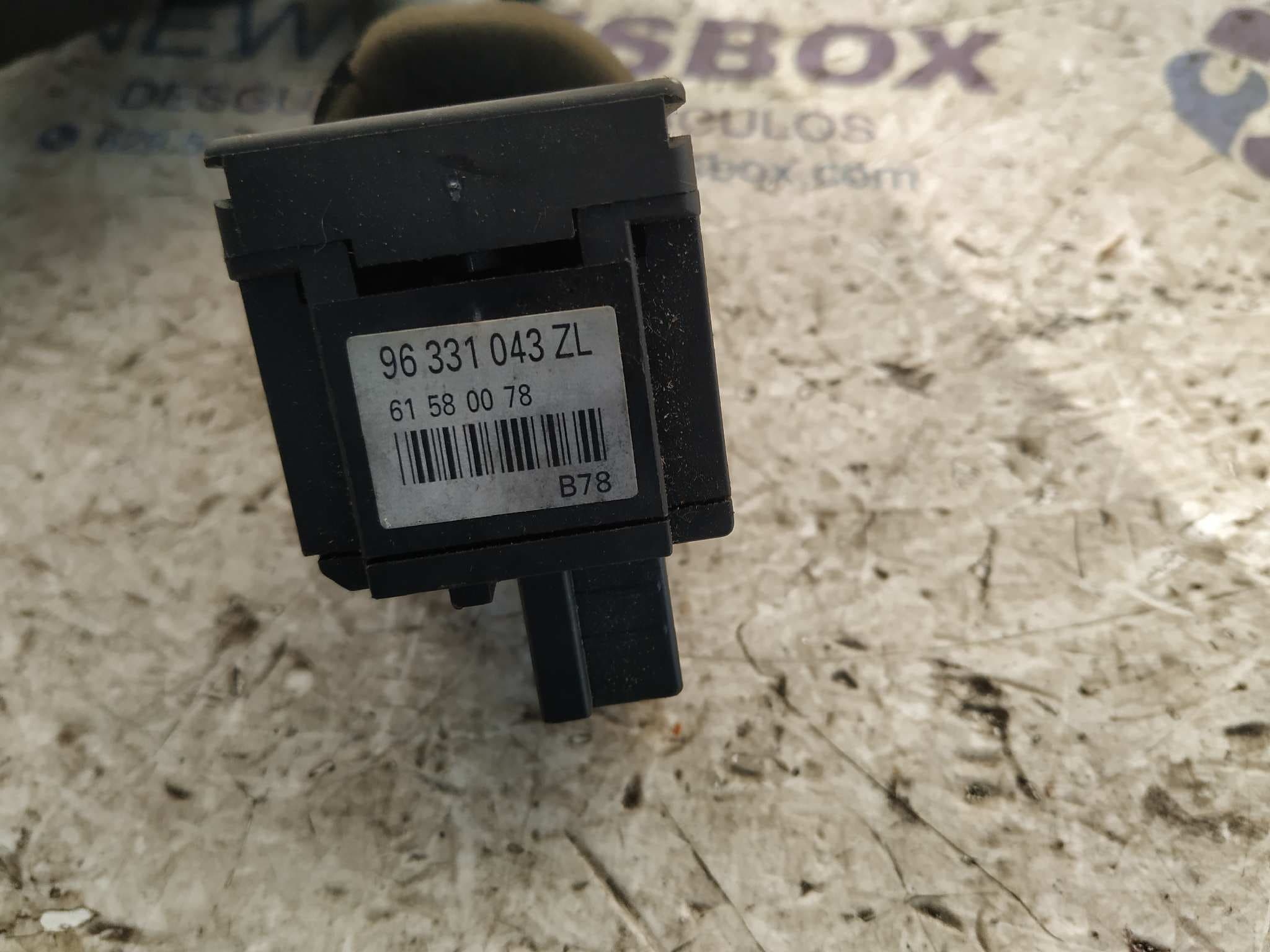 Recambio de MANDO LIMPIA para PEUGEOT 206 BERLINA referencia OEM IAM 96331043ZL 5