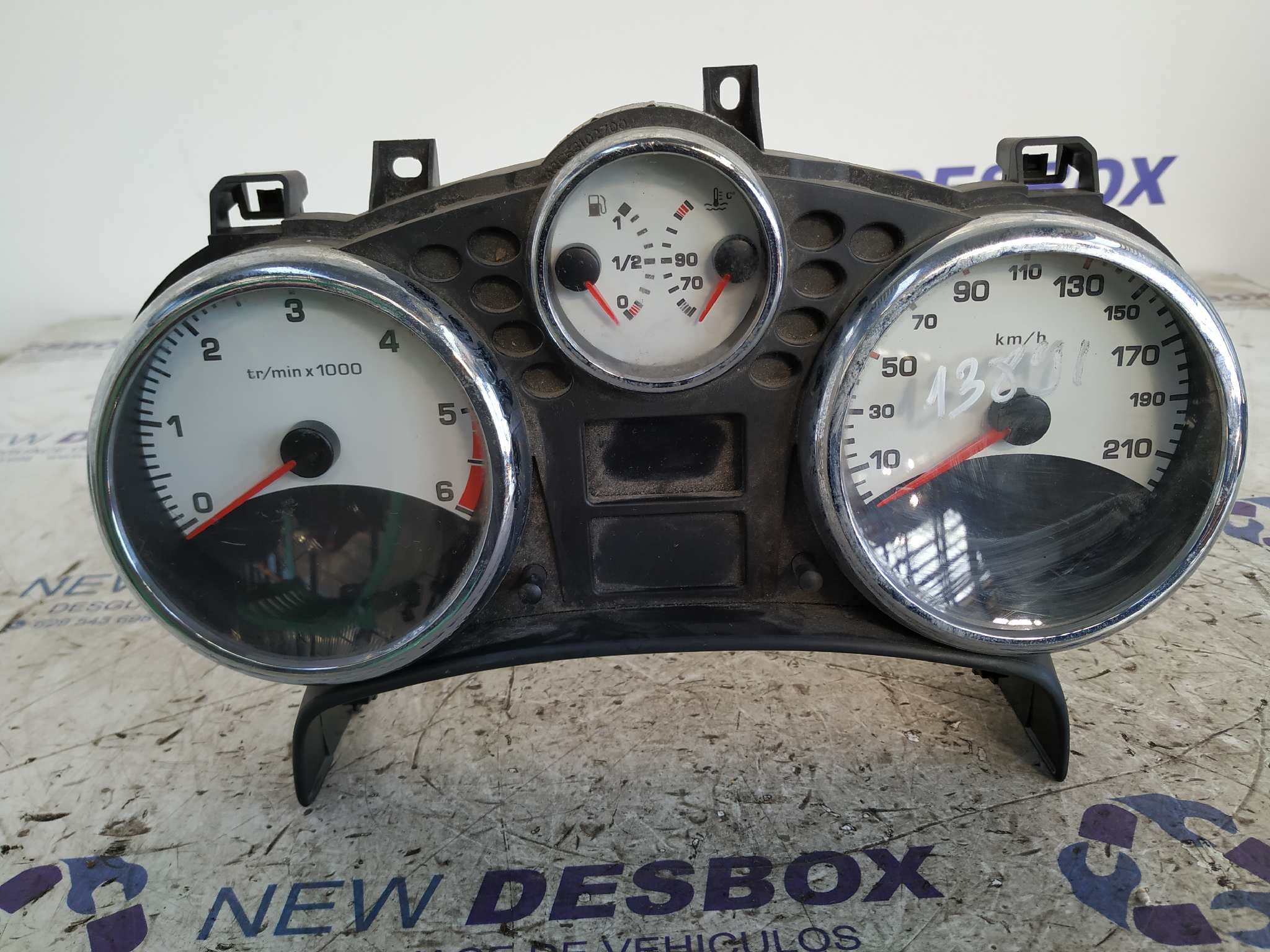 Recambio de CUADRO INSTRUMENTOS para PEUGEOT 207 SW Confort 9HXDV6ATED4 referencia OEM IAM 9666749180   - PLATA