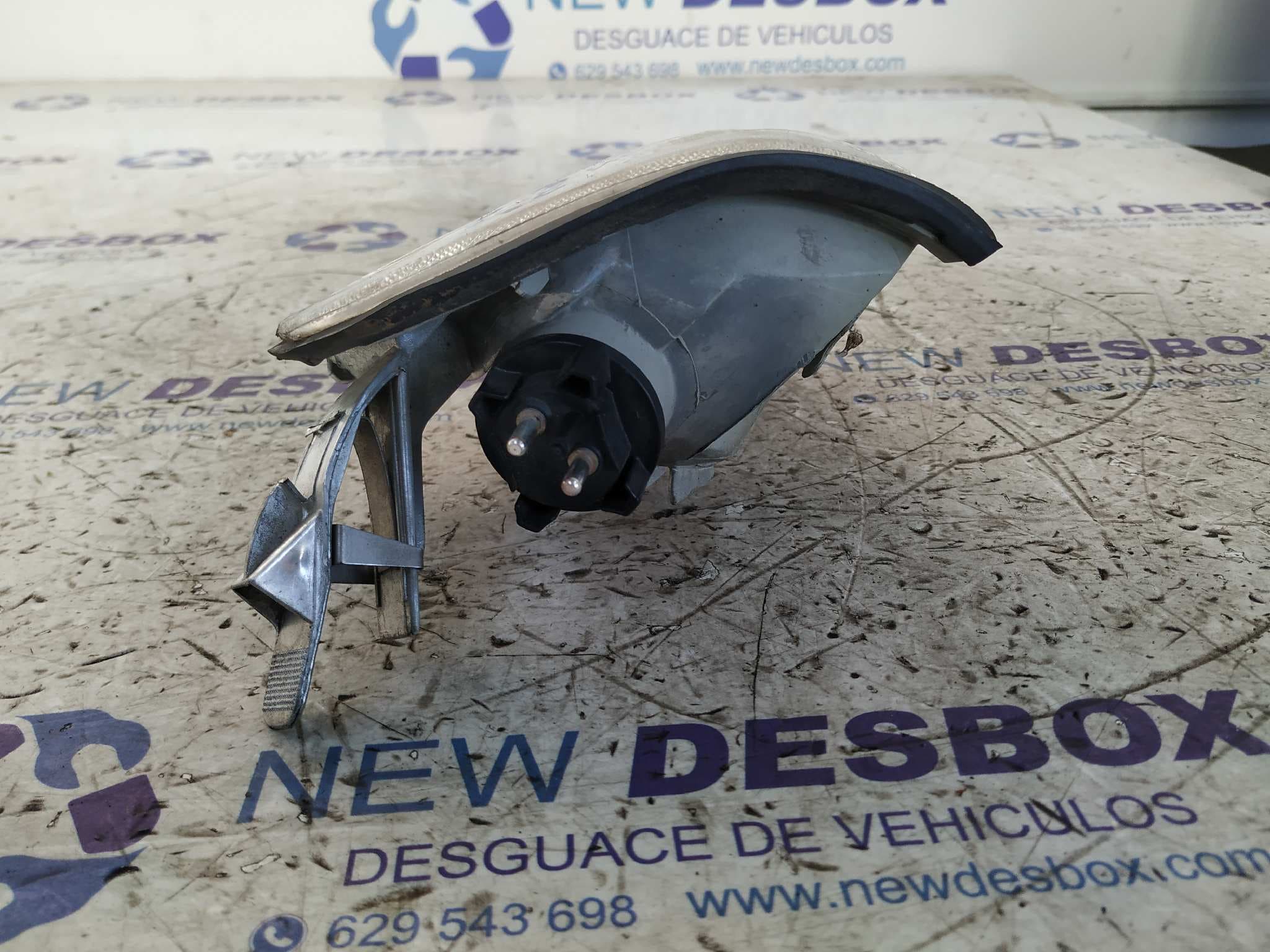 Recambio de PILOTO DELANTERO IZQUIERDO para RENAULT SCENIC (JA..) 1.9 D RT F9Q A7 referencia OEM IAM 2028260943   - BLANCO 2