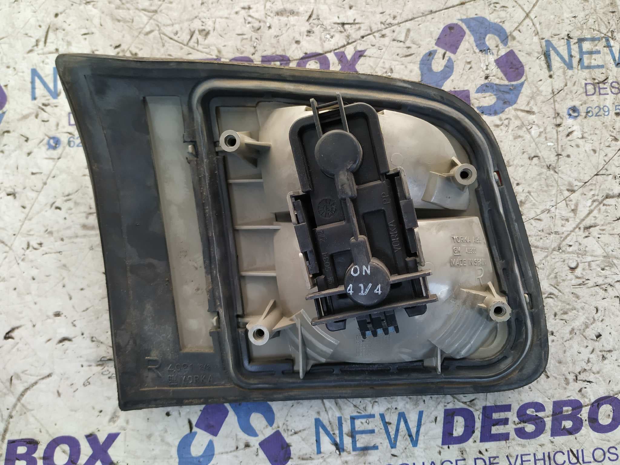 Recambio de PILOTO PORTON DERECHO para OPEL OMEGA B referencia OEM IAM 45300 2