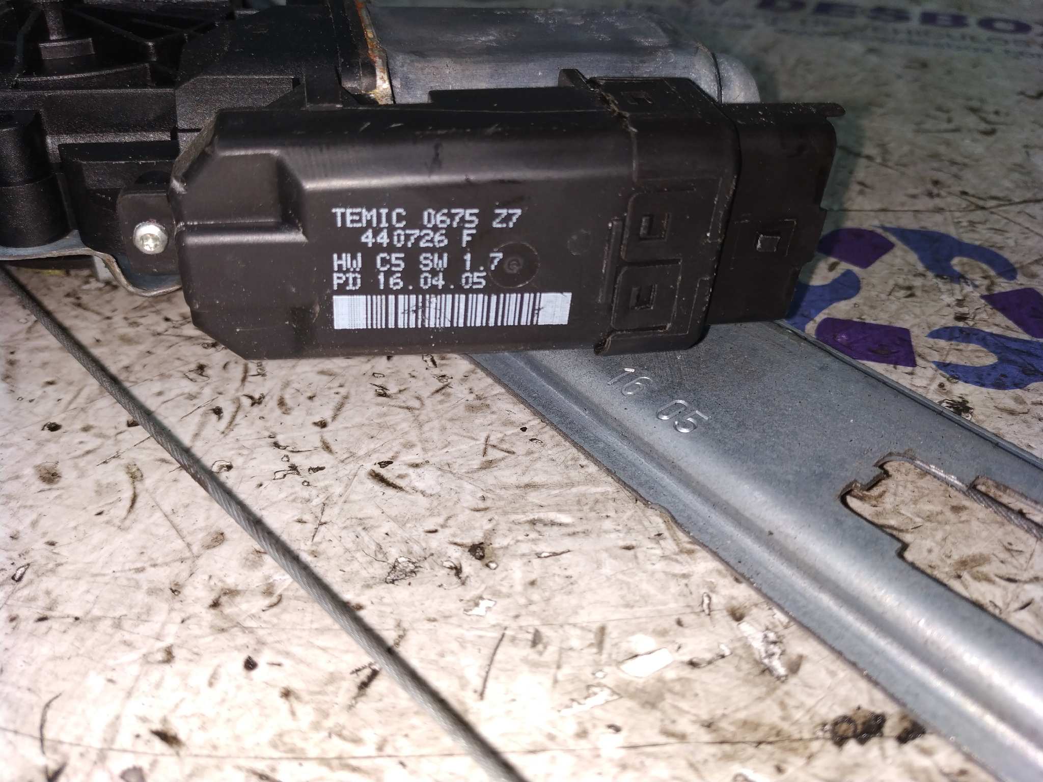 Recambio de ELEVALUNAS DELANTERO DERECHO para RENAULT SCENIC II F9QD8 referencia OEM IAM 440726F   - BLANCO 2