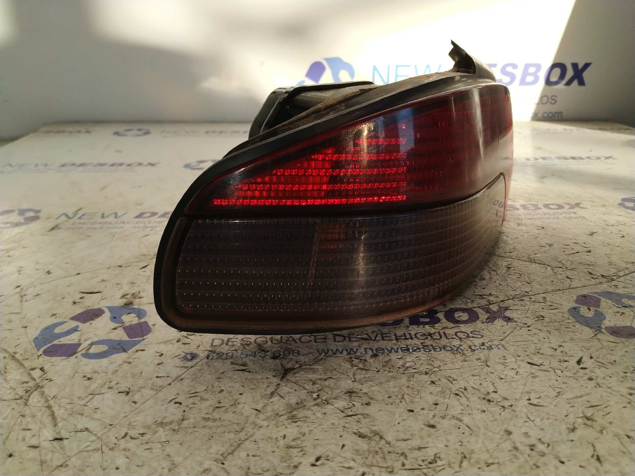 Recambio de PILOTO TRASERO IZQUIERDO para PEUGEOT 306 CABRIOLET (S1) 2.0 RFXXU10J2 referencia OEM IAM 2941 7