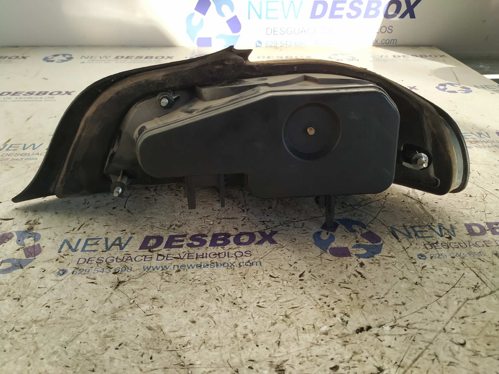 Recambio de PILOTO TRASERO IZQUIERDO para PEUGEOT 306 CABRIOLET (S1) 2.0 RFXXU10J2 referencia OEM IAM 2941 6