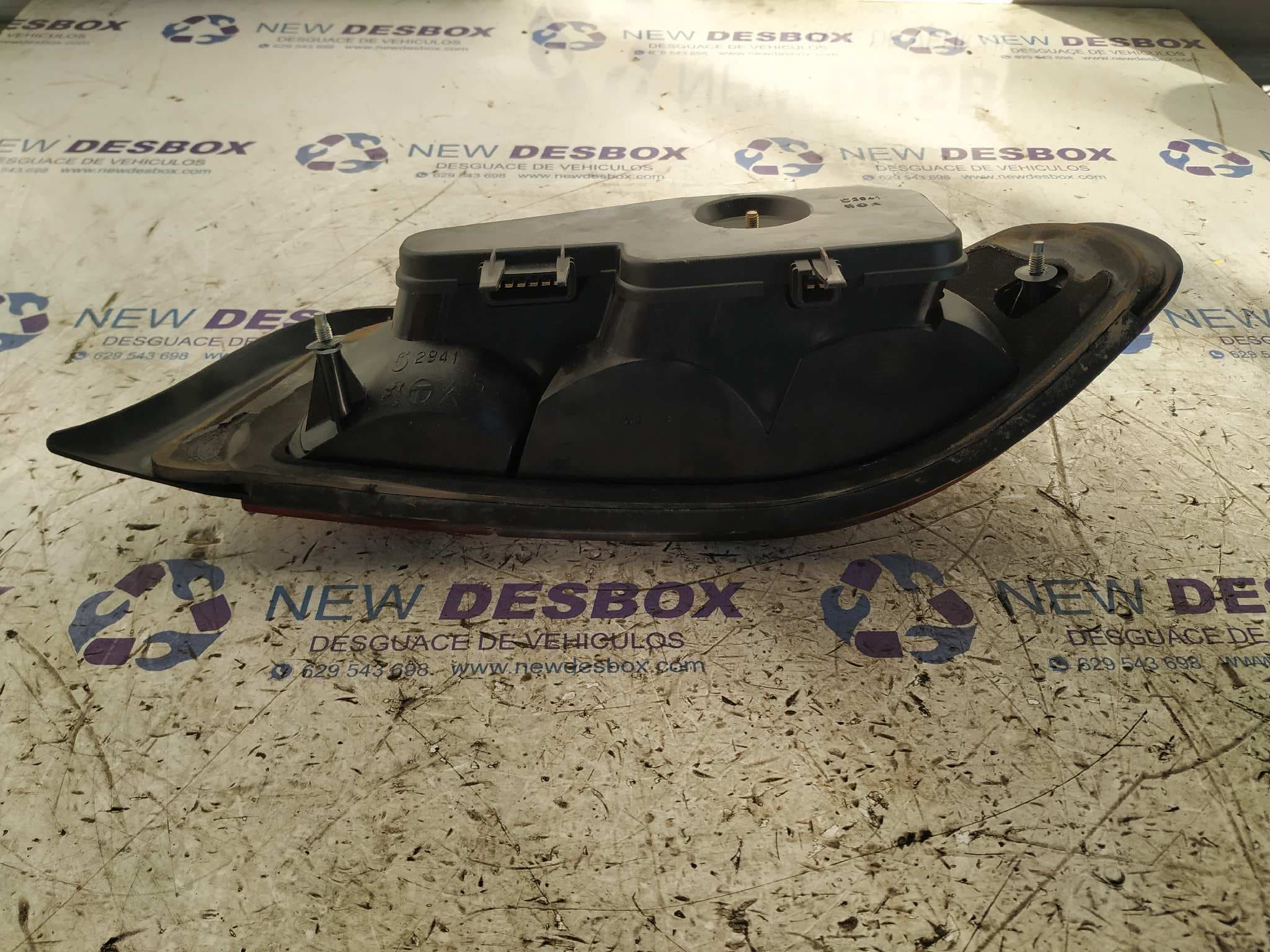 Recambio de PILOTO TRASERO IZQUIERDO para PEUGEOT 306 CABRIOLET (S1) 2.0 RFXXU10J2 referencia OEM IAM 2941 2