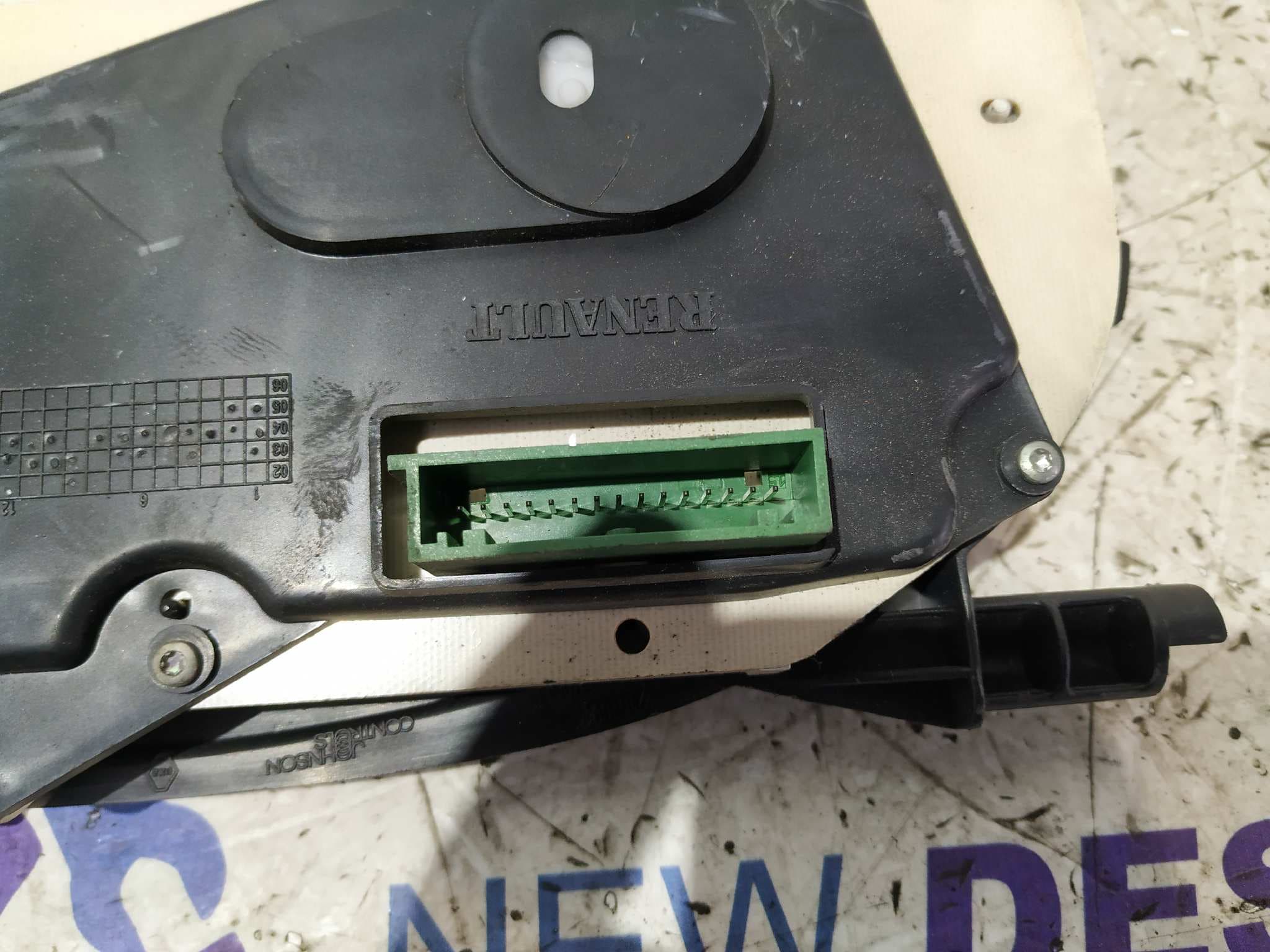 Recambio de CUADRO INSTRUMENTOS para OPEL VIVARO 1.9 CDTI CAT (F9Q-760 / L08) F9Q U7 referencia OEM IAM P8200390129 3