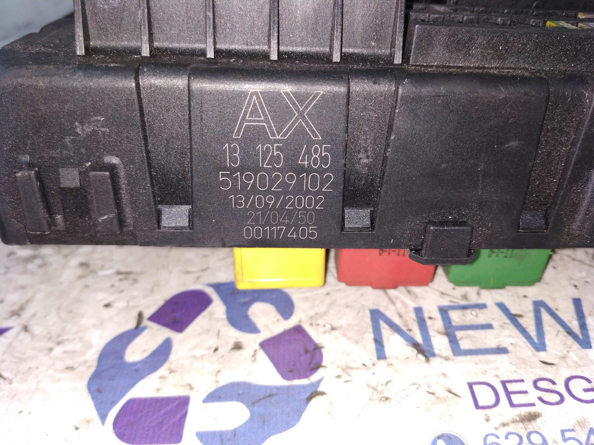Recambio de CAJA RELES / FUSIBLES para OPEL VECTRA C BERLINA 2.2 16V DTI CAT (Y 22 DTR / L50) Y22DTR     referencia OEM IAM 13125485   - ORO 3