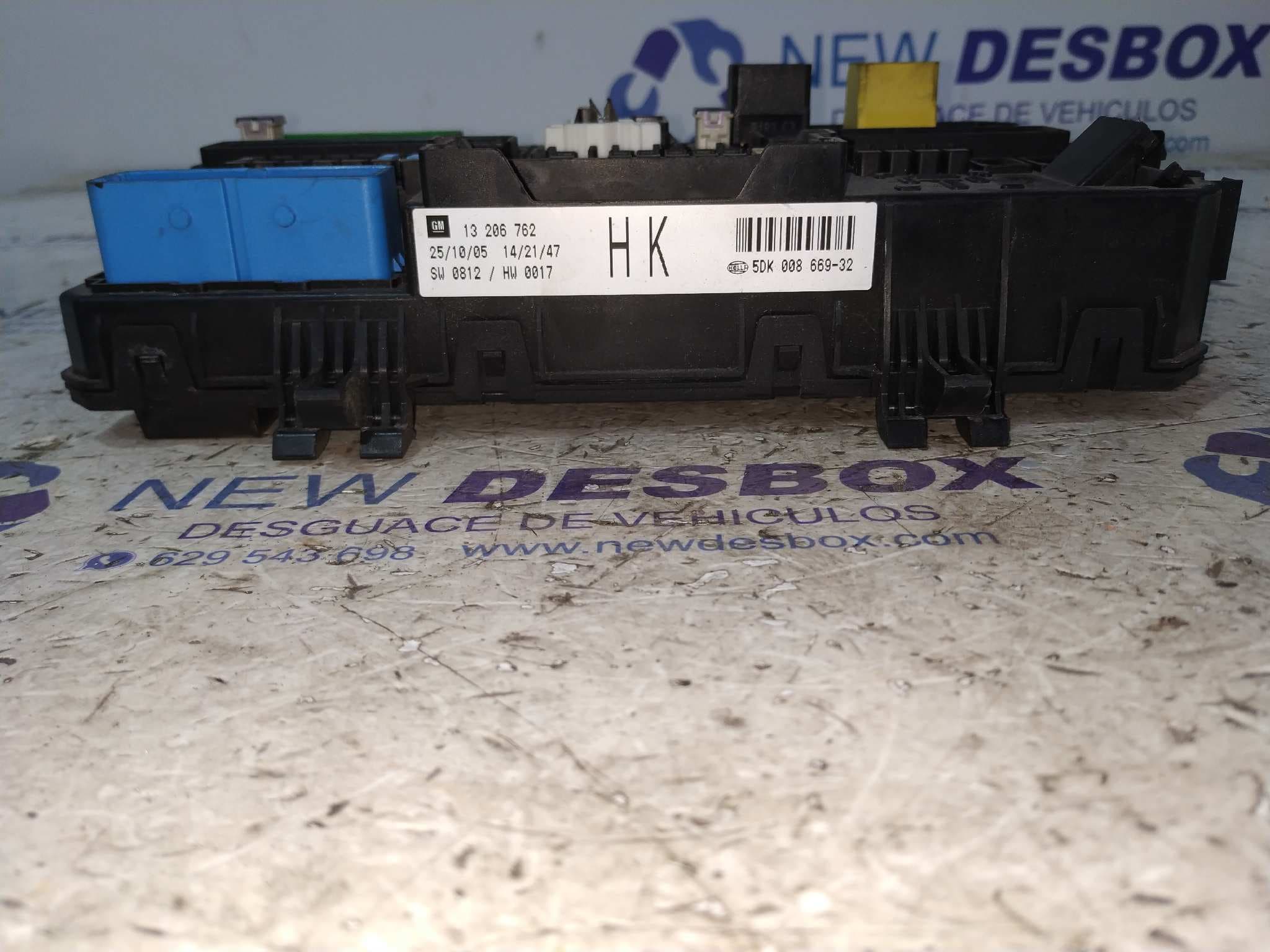 Recambio de CAJA RELES / FUSIBLES para OPEL ASTRA H Z16XEP referencia OEM IAM 13206762 3