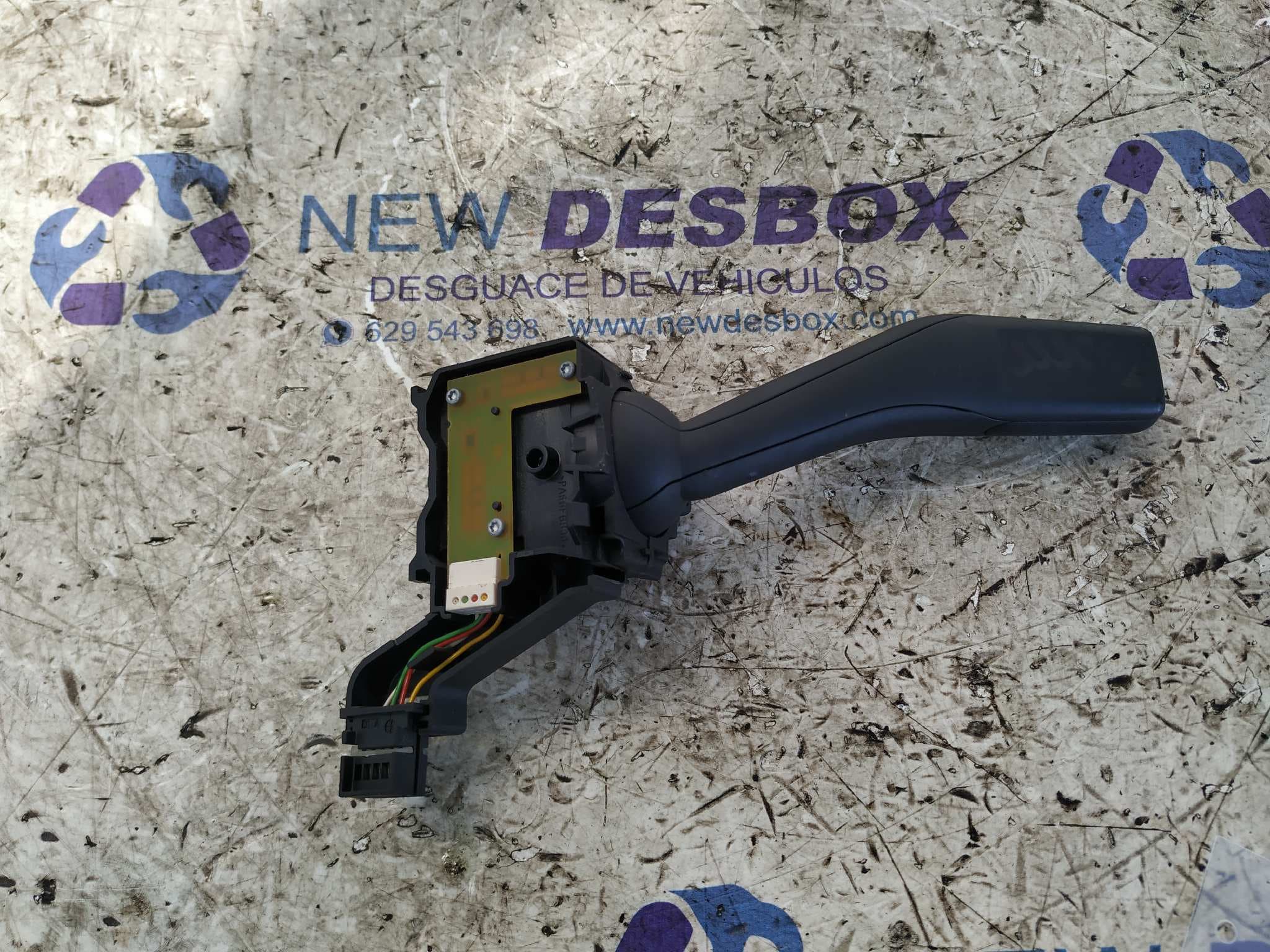 Recambio de MANDO INTERMITENTES para AUDI A3 (8P) 2.0 TDI BKD referencia OEM IAM 1K0953513   - GRIS 4