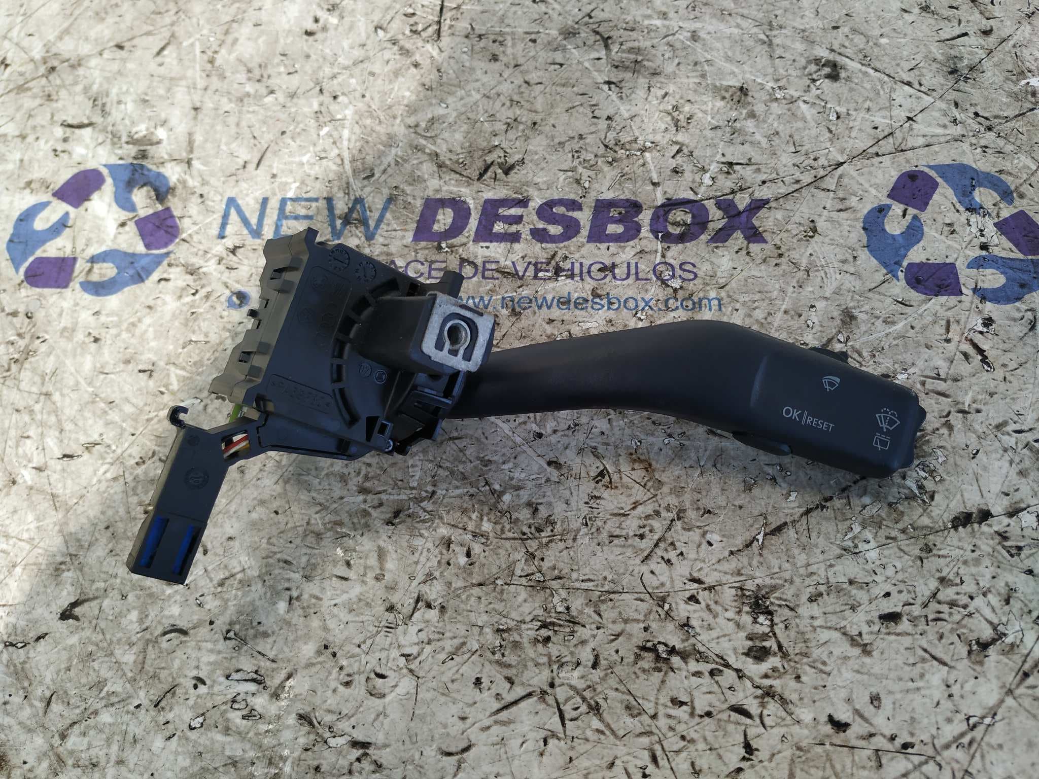Recambio de MANDO LIMPIA para AUDI A3 (8P) 2.0 TDI BKD referencia OEM IAM 1K0953519A   - GRIS