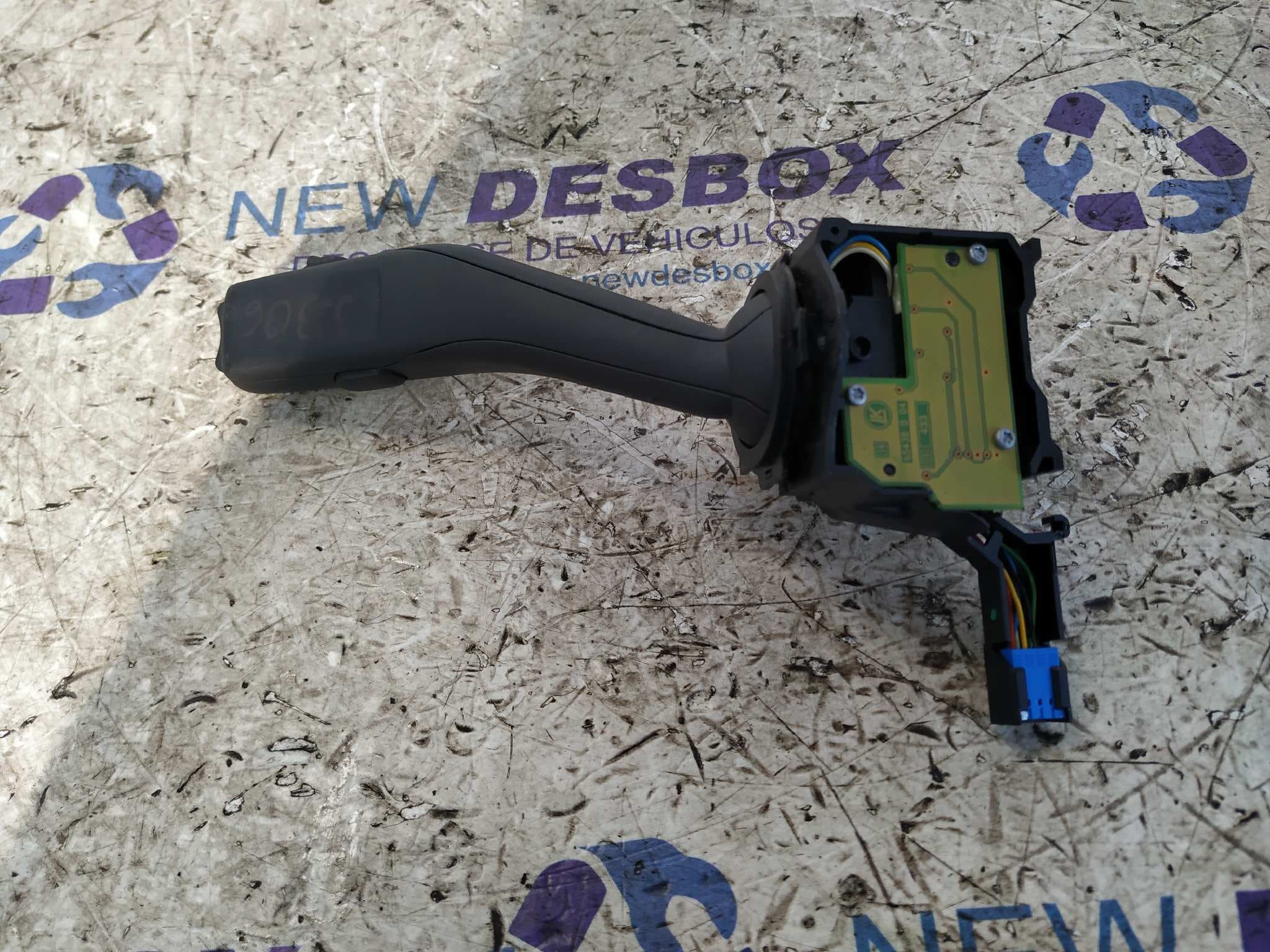Recambio de MANDO LIMPIA para AUDI A3 (8P) 2.0 TDI BKD referencia OEM IAM 1K0953519A   - GRIS 3