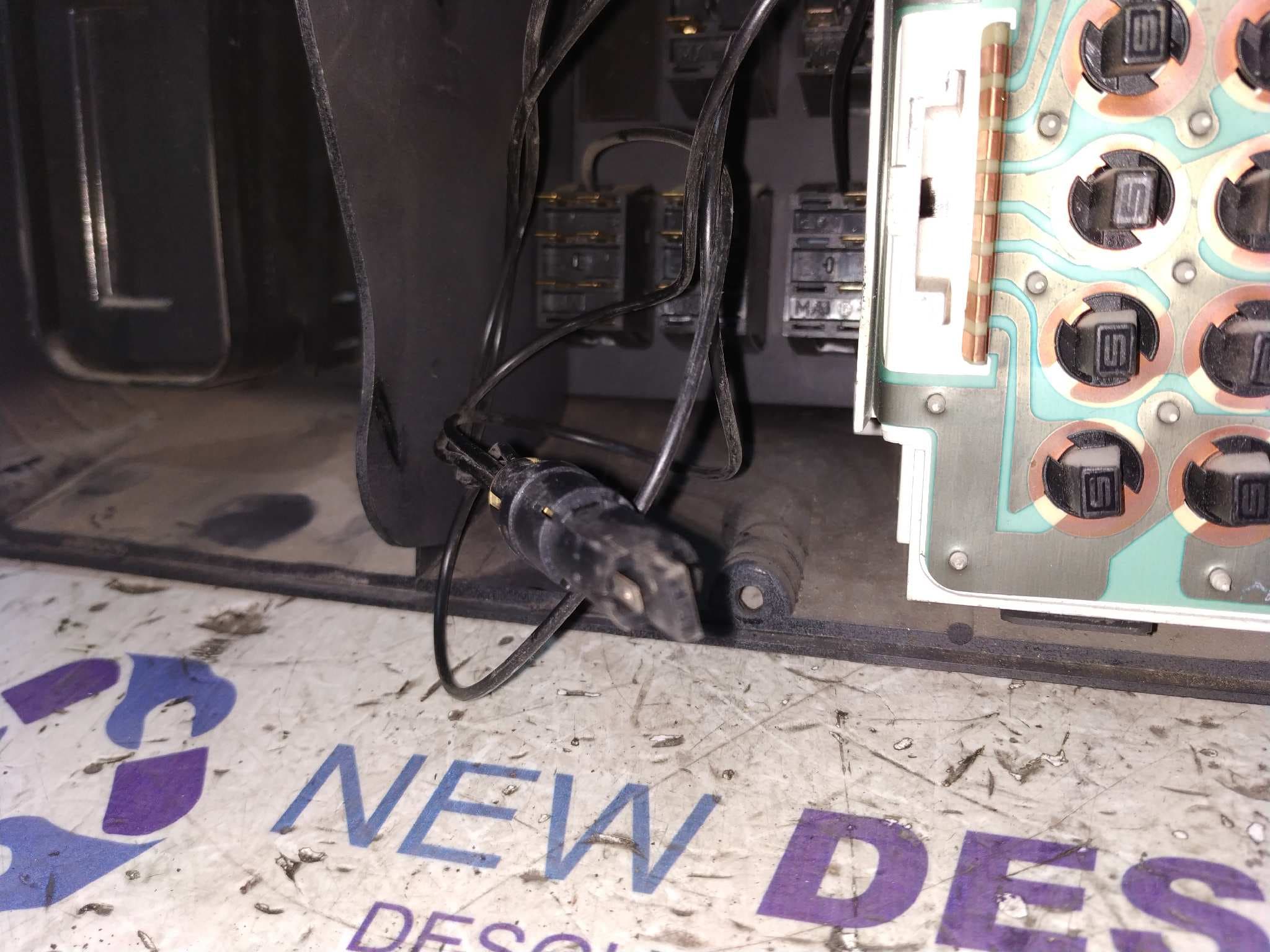Recambio de CUADRO INSTRUMENTOS para SEAT MARBELLA 0.9 09NCB referencia OEM IAM 19614801 3