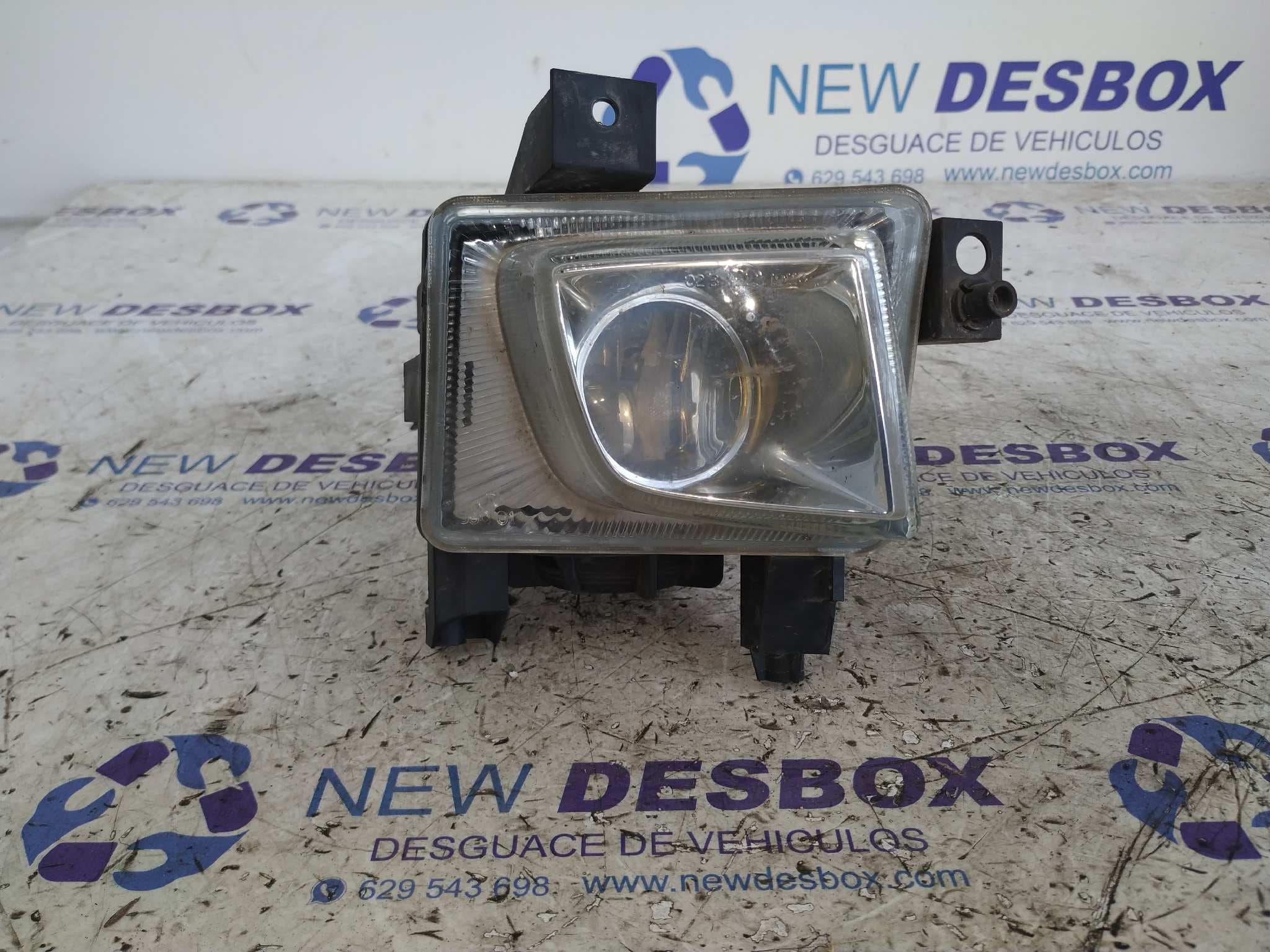 Recambio de FARO ANTINIEBLA DERECHO para OPEL VECTRA C BERLINA 2.0 DTI Y20DTH referencia OEM IAM 093172405   - BEIGE