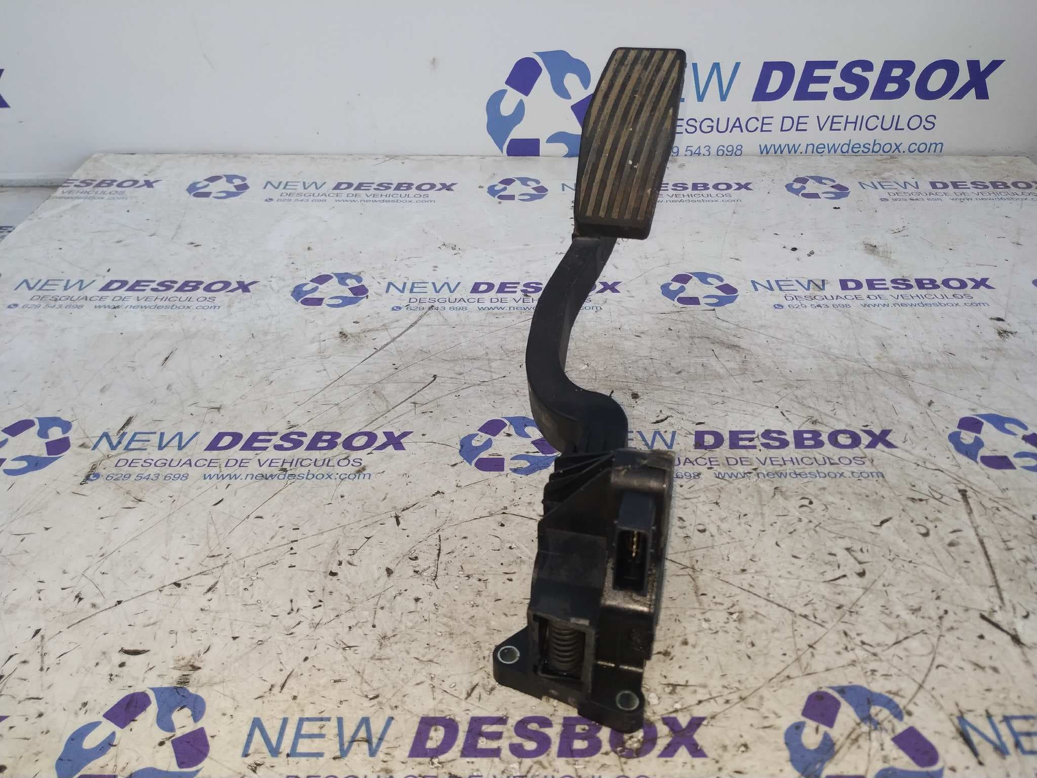 Recambio de PEDAL ACELERADOR para OPEL CORSA D 1.3 16V CDTI Z13DTJ referencia OEM IAM 55702020   - PLATA