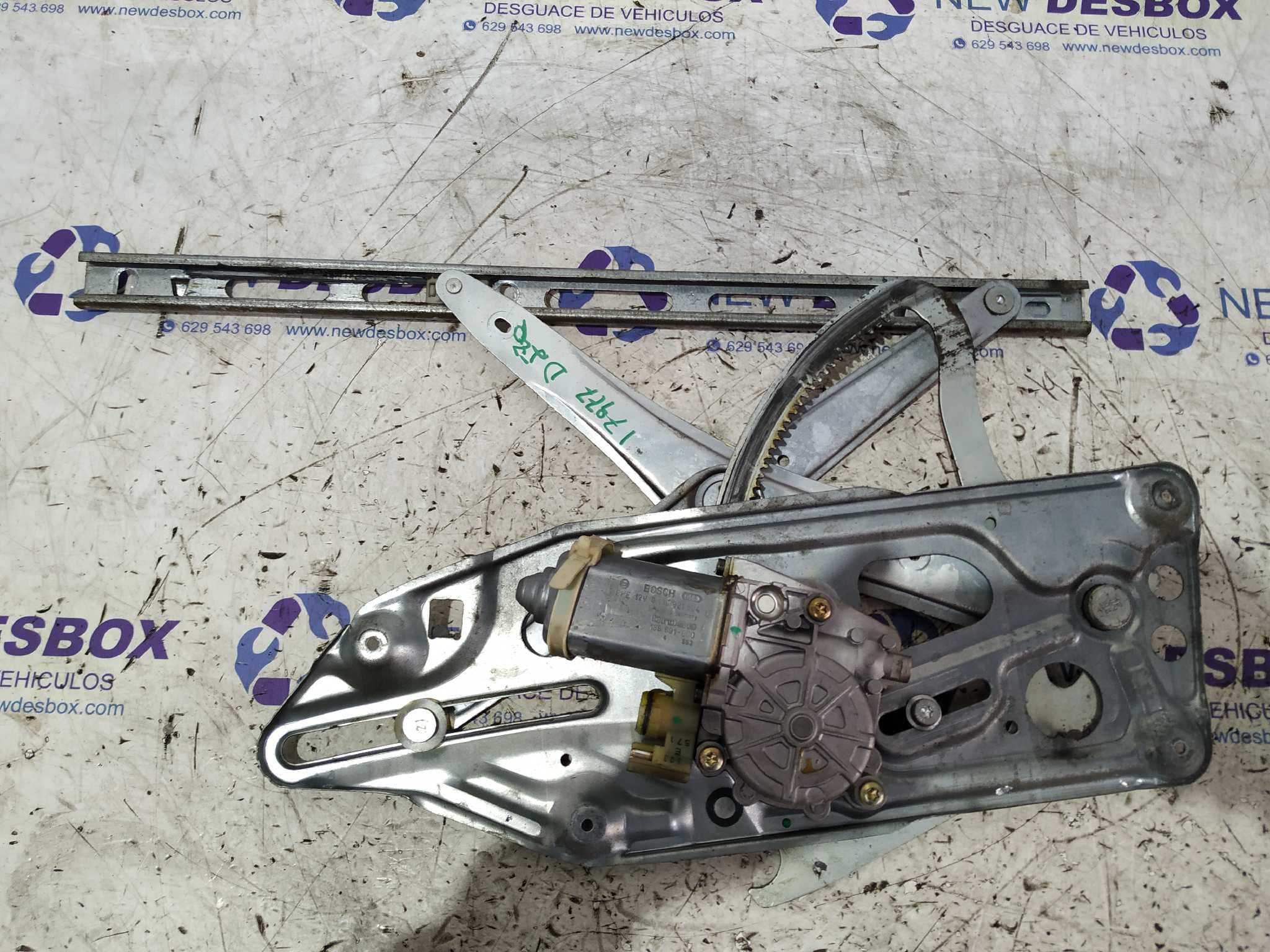 Recambio de ELEVALUNAS DELANTERO IZQUIERDO para MERCEDES-BENZ CLASE S (W140) BERLINA 3.2 300 SE (140.032) M104990 referencia OEM IAM 0130821504   - AZUL