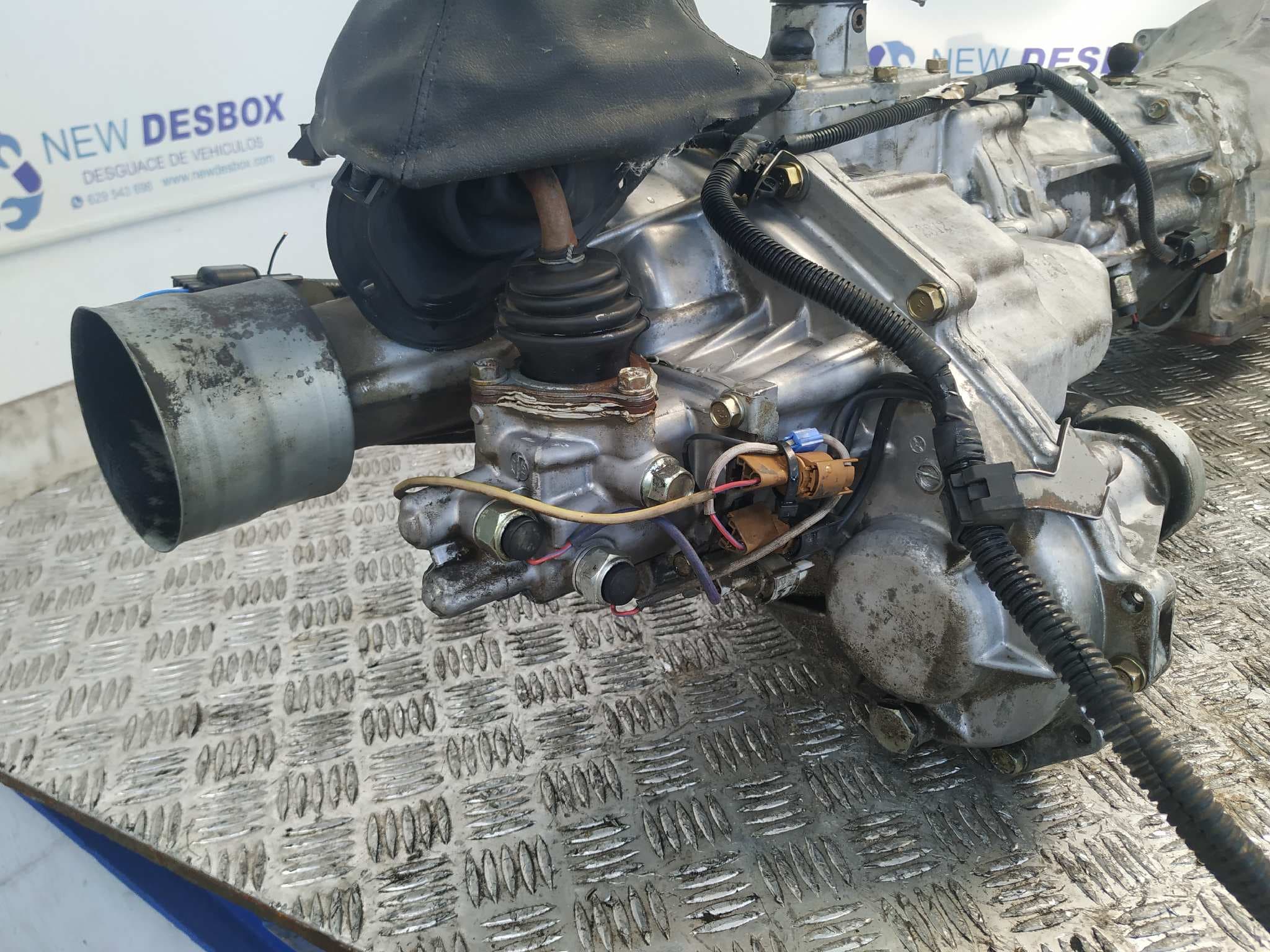 Recambio de CAJA CAMBIOS para MITSUBISHI MONTERO PININ (H60/H70) 2000 GDI (5-ptas.) 4G94 referencia OEM IAM KV5M21AMG   - GRIS 2