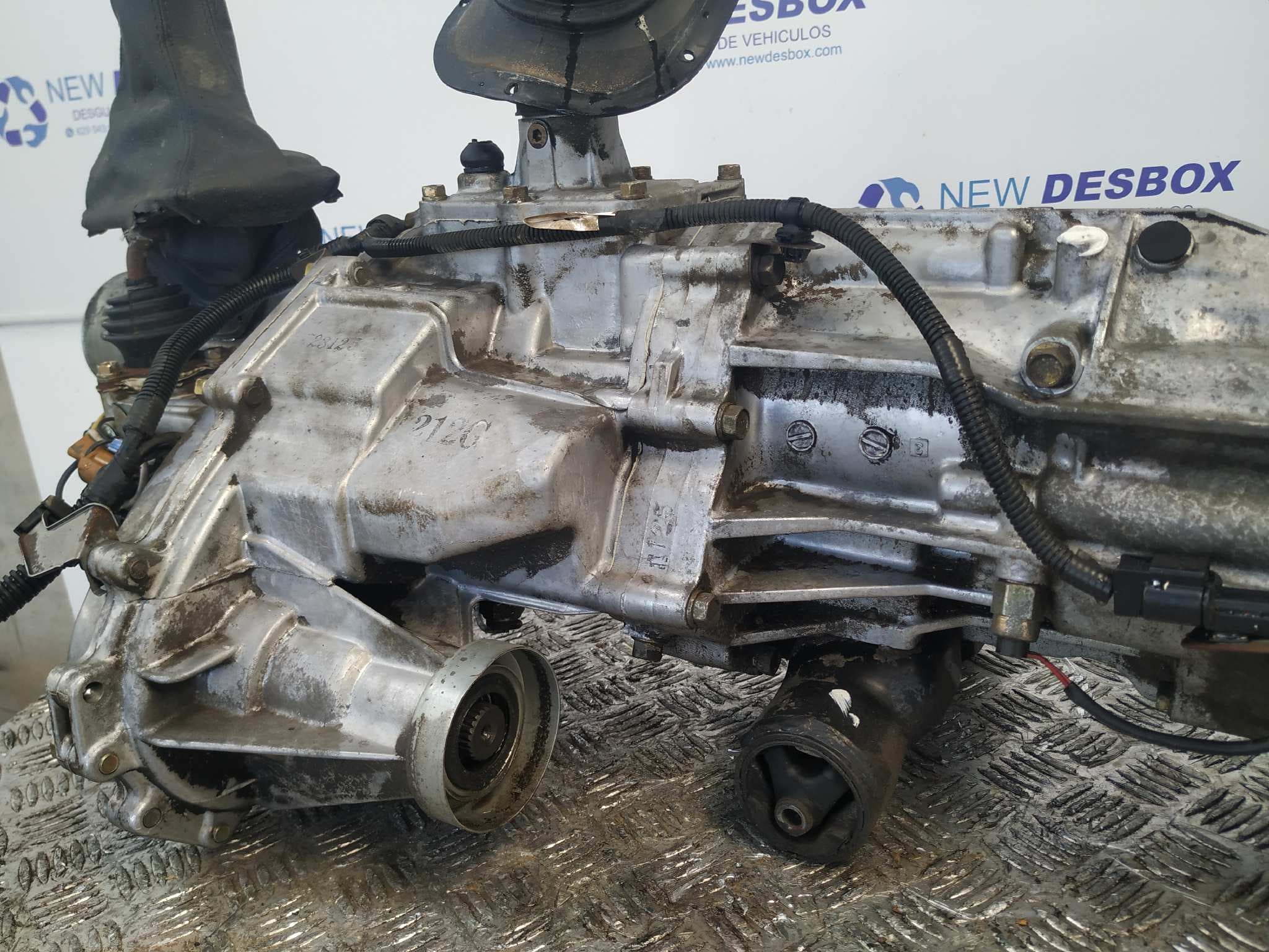 Recambio de CAJA CAMBIOS para MITSUBISHI MONTERO PININ (H60/H70) 2000 GDI (5-ptas.) 4G94 referencia OEM IAM KV5M21AMG   - GRIS 5