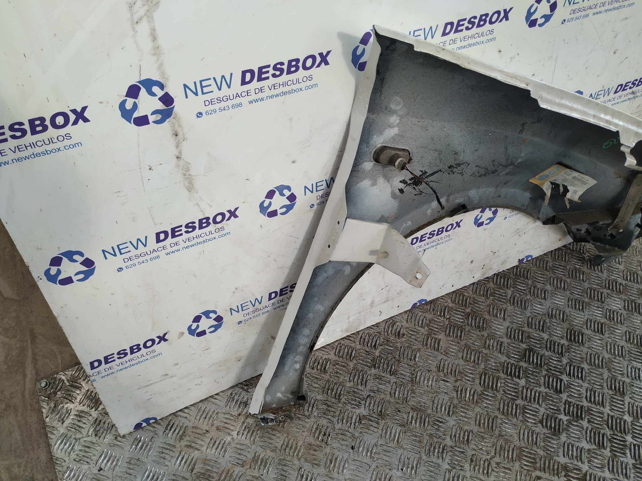 Recambio de ALETA DELANTERA IZQUIERDA para SEAT ALTEA XL (5P5) Reference BSE referencia OEM IAM    - BLANCO 2