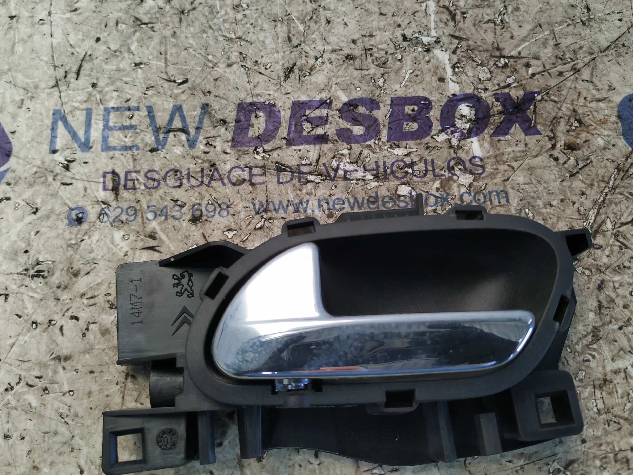 Recambio de MANETA INTERIOR TRASERA IZQUIERDA para PEUGEOT 308 1.6 16V 5FW referencia OEM IAM    - PLATA