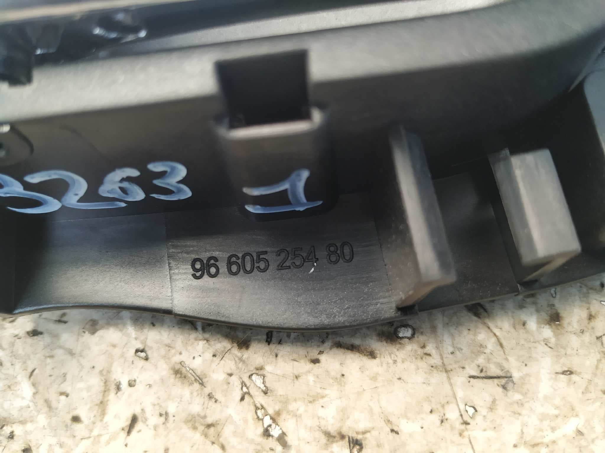 Recambio de MANETA INTERIOR TRASERA IZQUIERDA para PEUGEOT 308 1.6 16V 5FW referencia OEM IAM    - PLATA 2