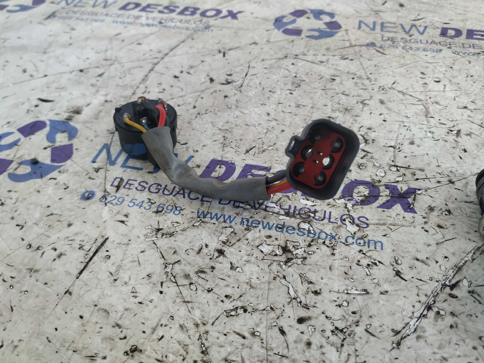 Recambio de CONMUTADOR DE ARRANQUE para FORD FIESTA BERLINA 1.3 CAT JJA referencia OEM IAM 89FB11572AB   - BLANCO 2