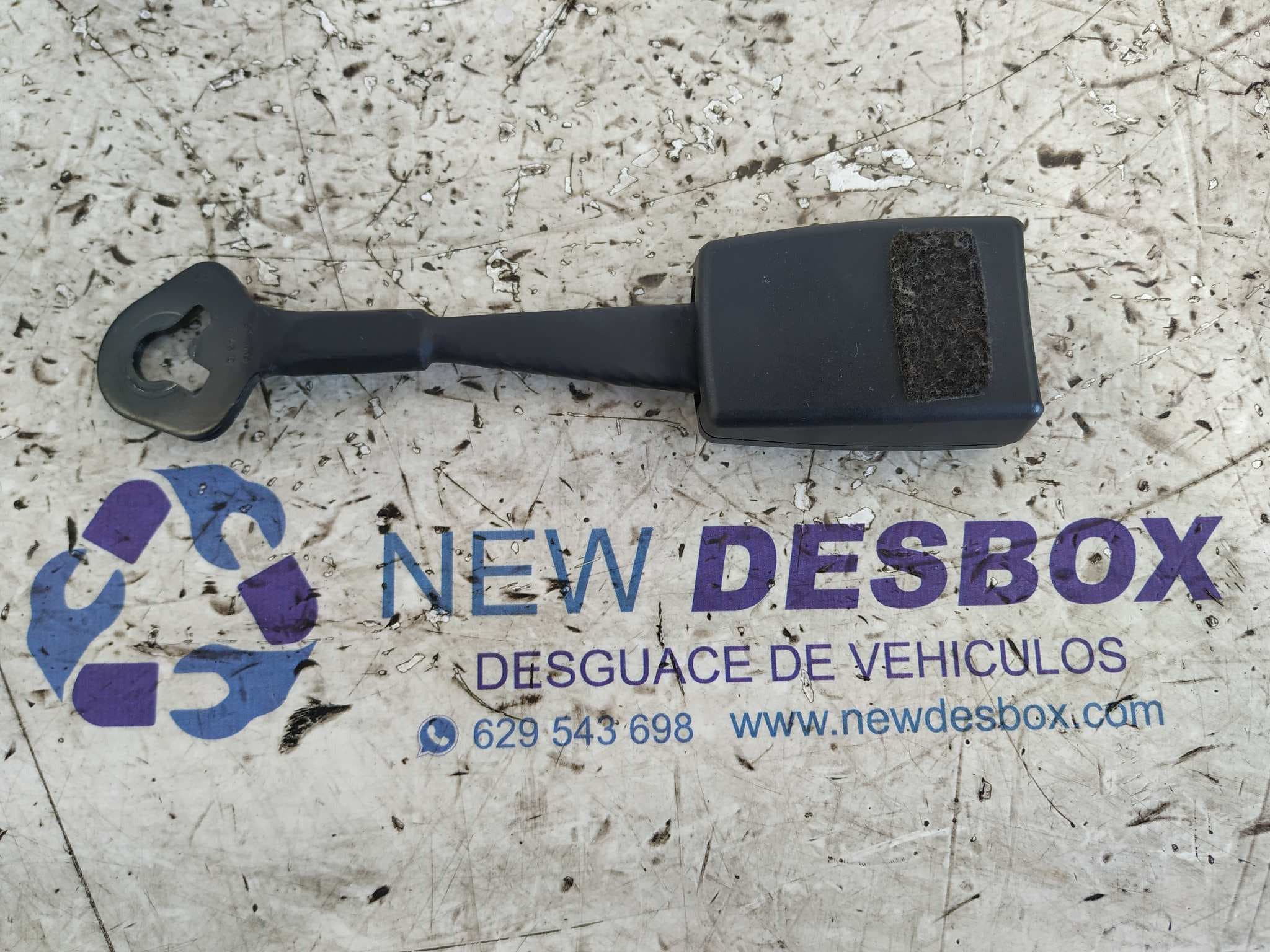 Recambio de PRETENSOR AIRBAG DERECHO para AUDI A4 BERLINA (8E) 2.0 TDI 16V (103kW) BRE referencia OEM IAM    - NEGRO