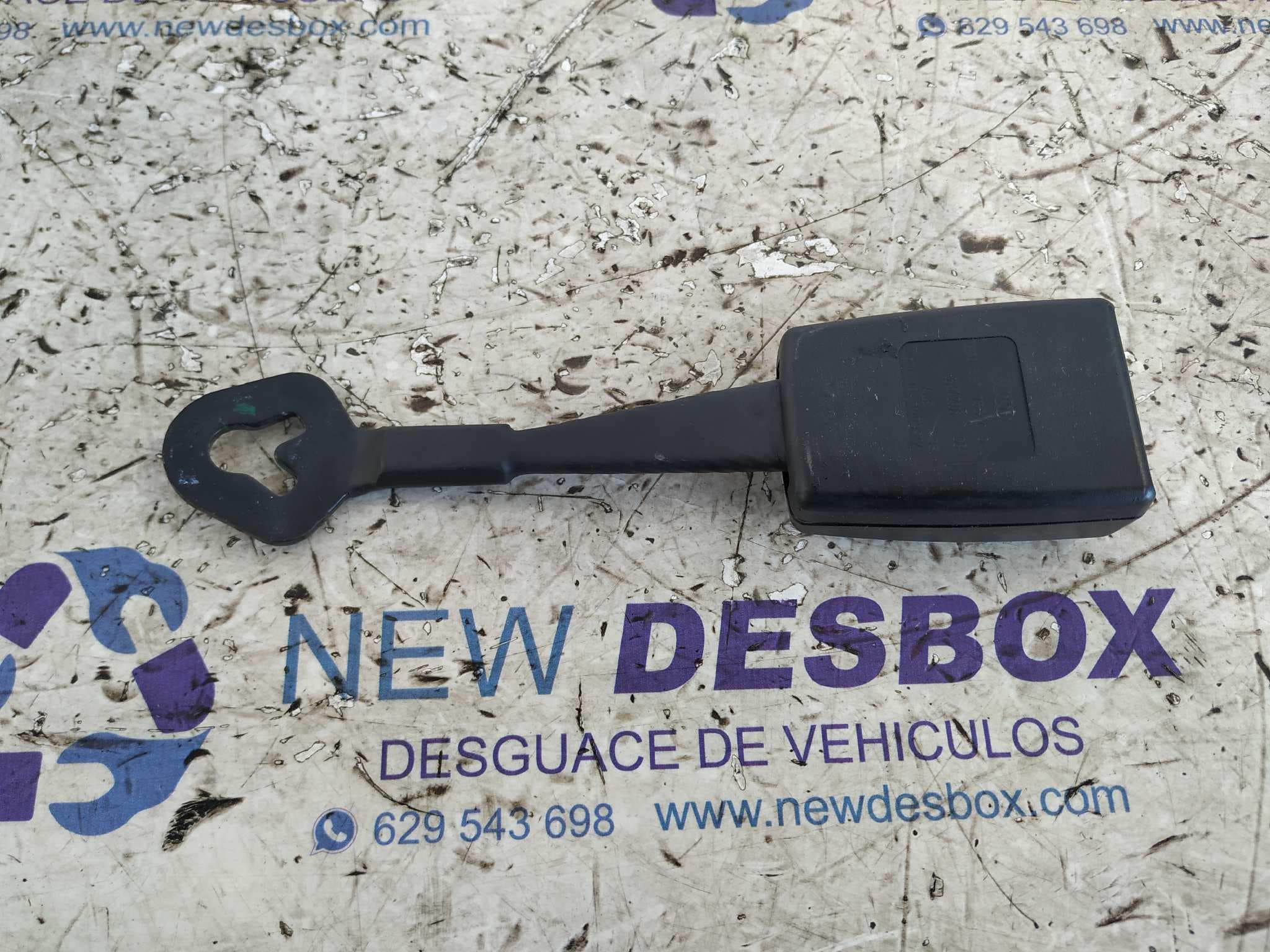 Recambio de PRETENSOR AIRBAG DERECHO para AUDI A4 BERLINA (8E) 2.0 TDI 16V (103kW) BRE referencia OEM IAM    - NEGRO 3