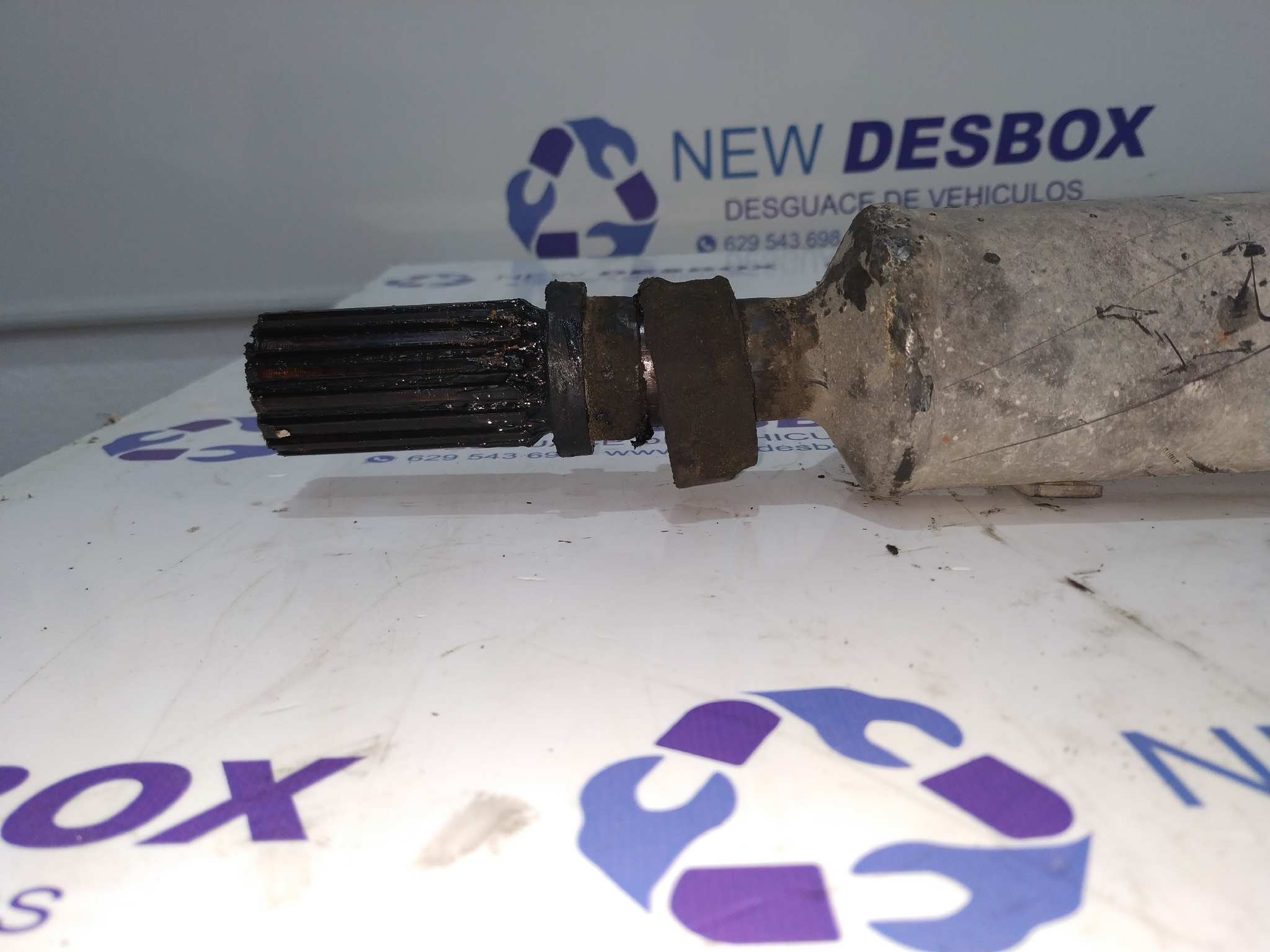 Recambio de TRANSMISION CENTRAL para NISSAN ECO T 100 BD30D referencia OEM IAM    - BLANCO 2