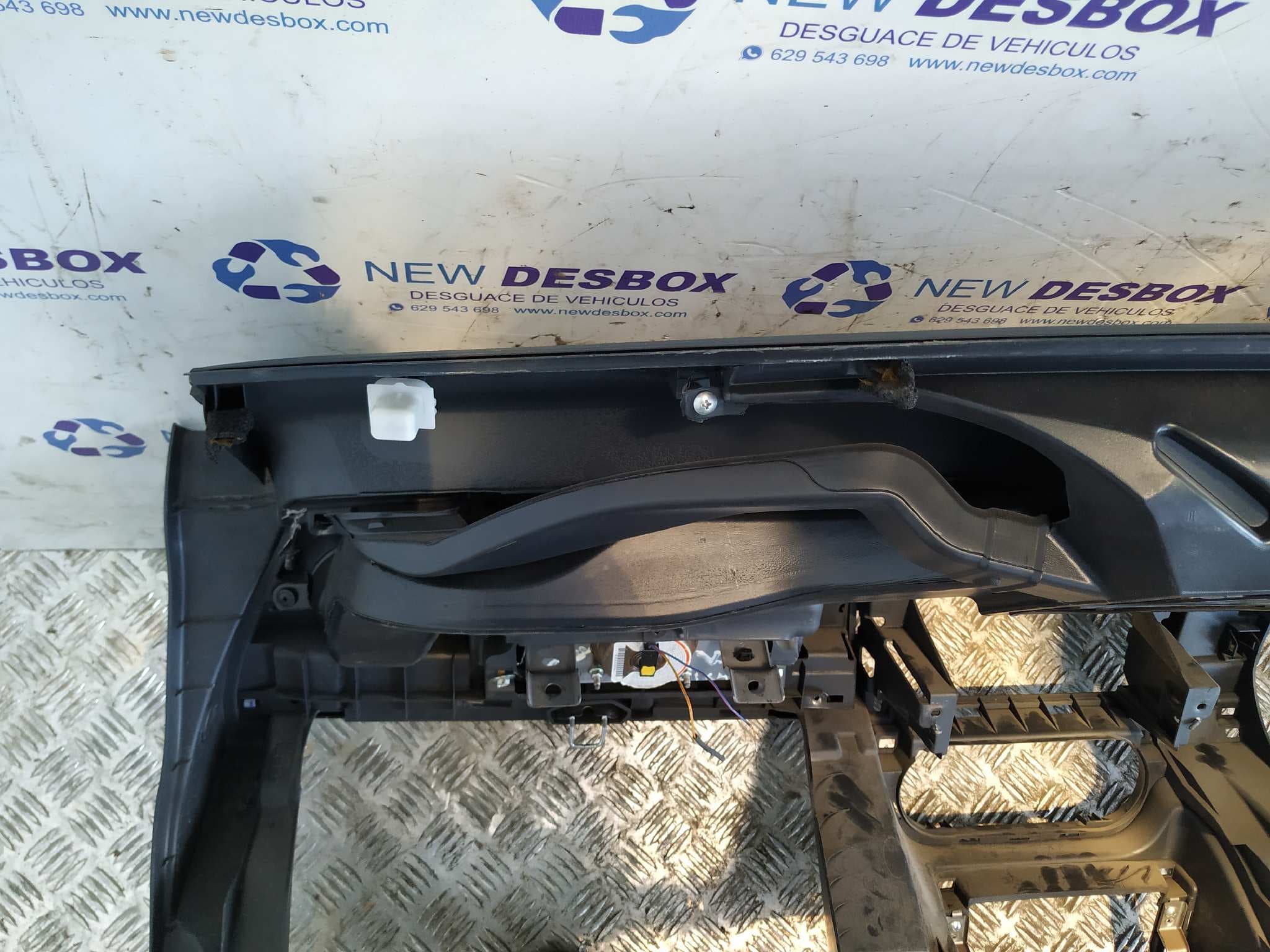 Recambio de SALPICADERO para SUZUKI SWIFT BERLINA (MZ) Rock am Ring (3-ptas.) M16A referencia OEM IAM 7311162J10   - GRANATE 7