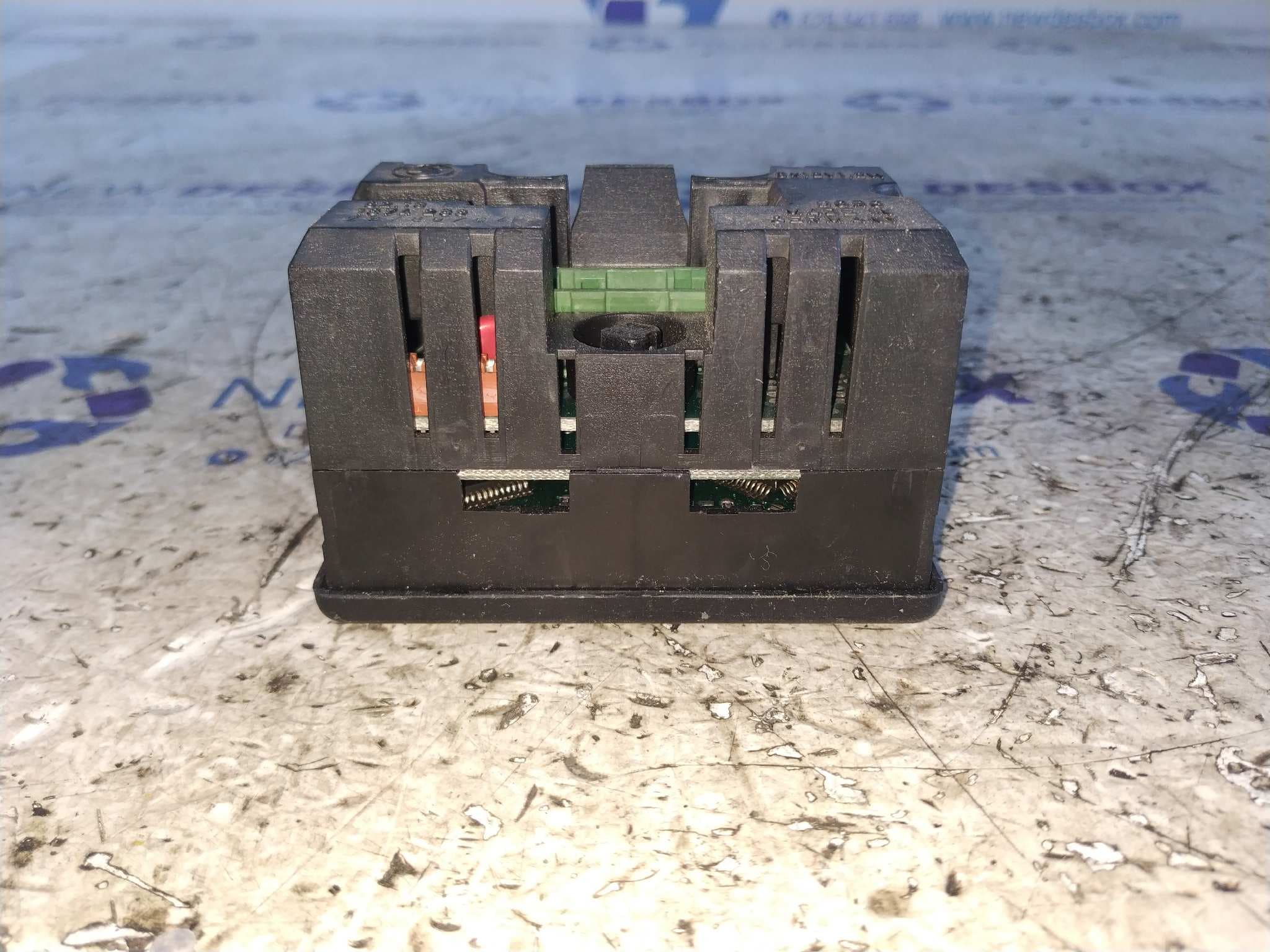 Recambio de PANTALLA MULTIFUNCION para BMW SERIE 5 BERLINA (E34) referencia OEM IAM 62131374288 4