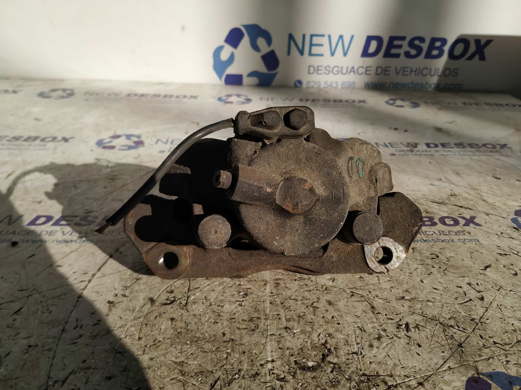Recambio de PINZA DE FRENO DELANTERA DERECHA para VOLKSWAGEN LT CAJA ABIERTA (MOD. 1997) referencia OEM IAM 860 AFC 22   - BLANCO 2