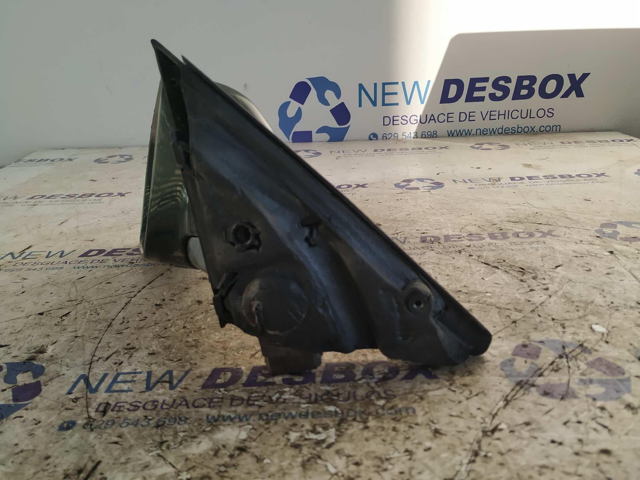 Recambio de RETROVISOR IZQUIERDO para AUDI A6 BERLINA (C4) 2.5 TDI AFB referencia OEM IAM    - VERDE 6