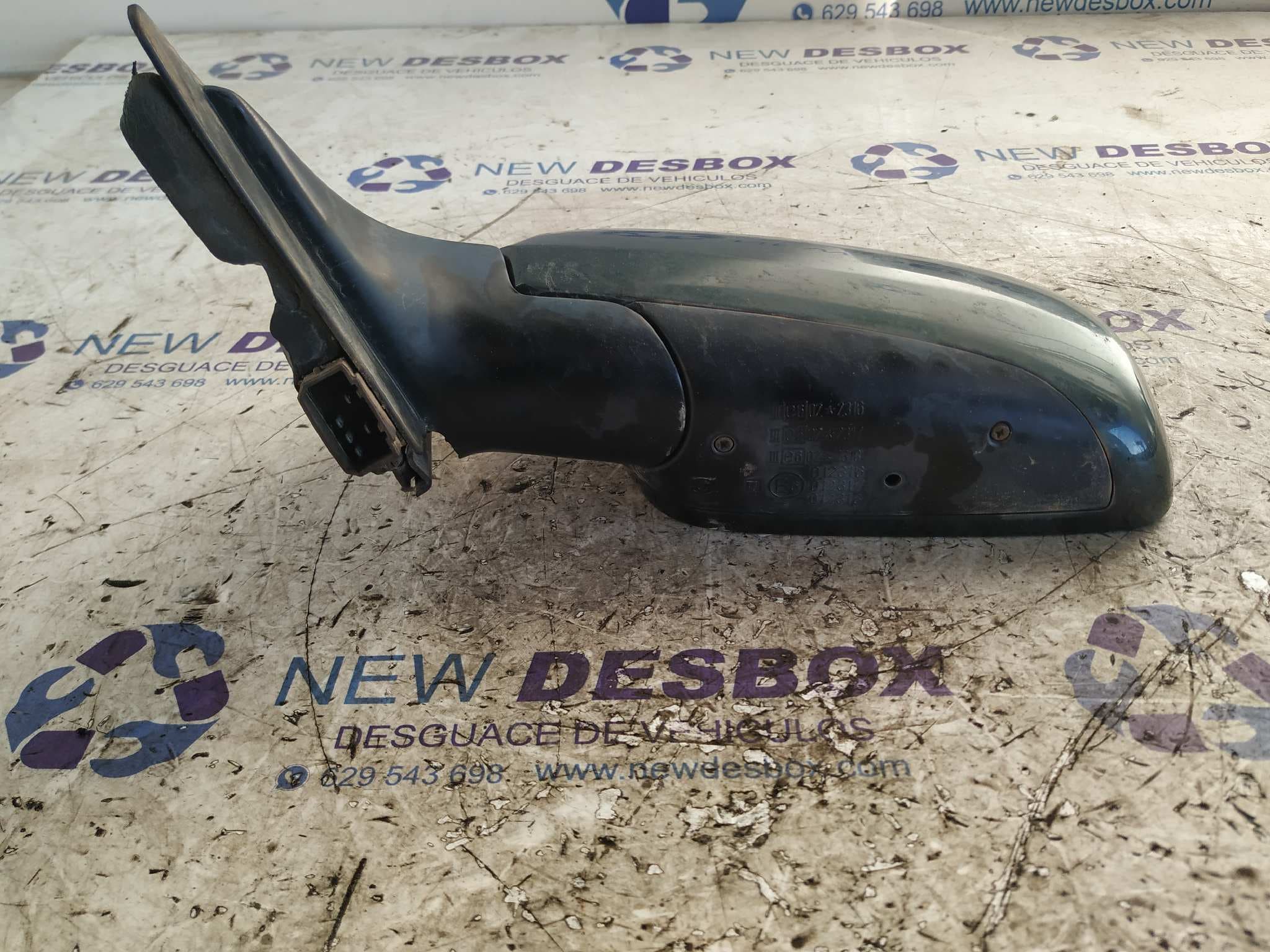 Recambio de RETROVISOR IZQUIERDO para AUDI A6 BERLINA (C4) 2.5 TDI AFB referencia OEM IAM    - VERDE 2