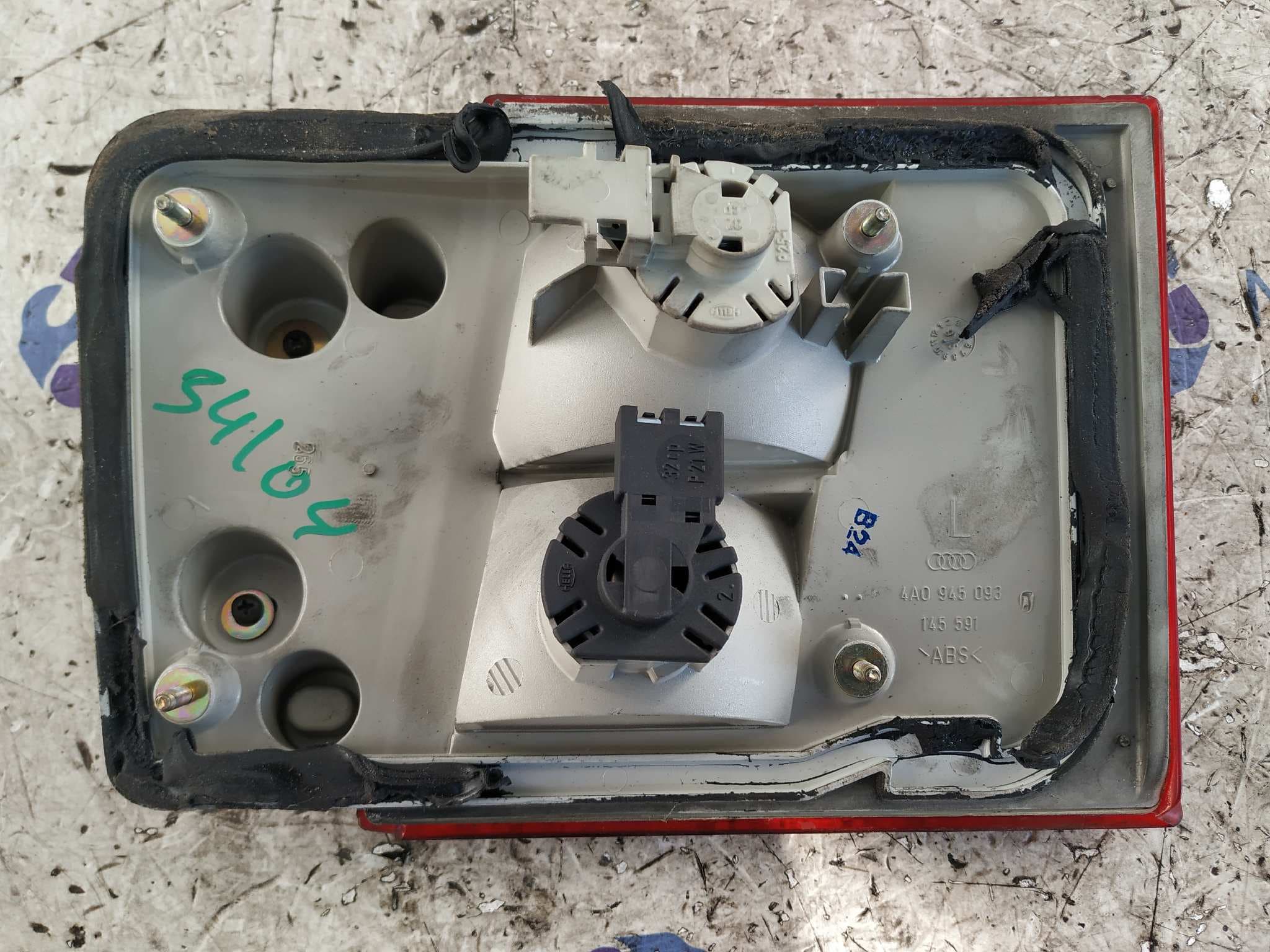 Recambio de PILOTO PORTON IZQUIERDO para AUDI A6 BERLINA (C4) 2.5 TDI AFB referencia OEM IAM    - VERDE 2