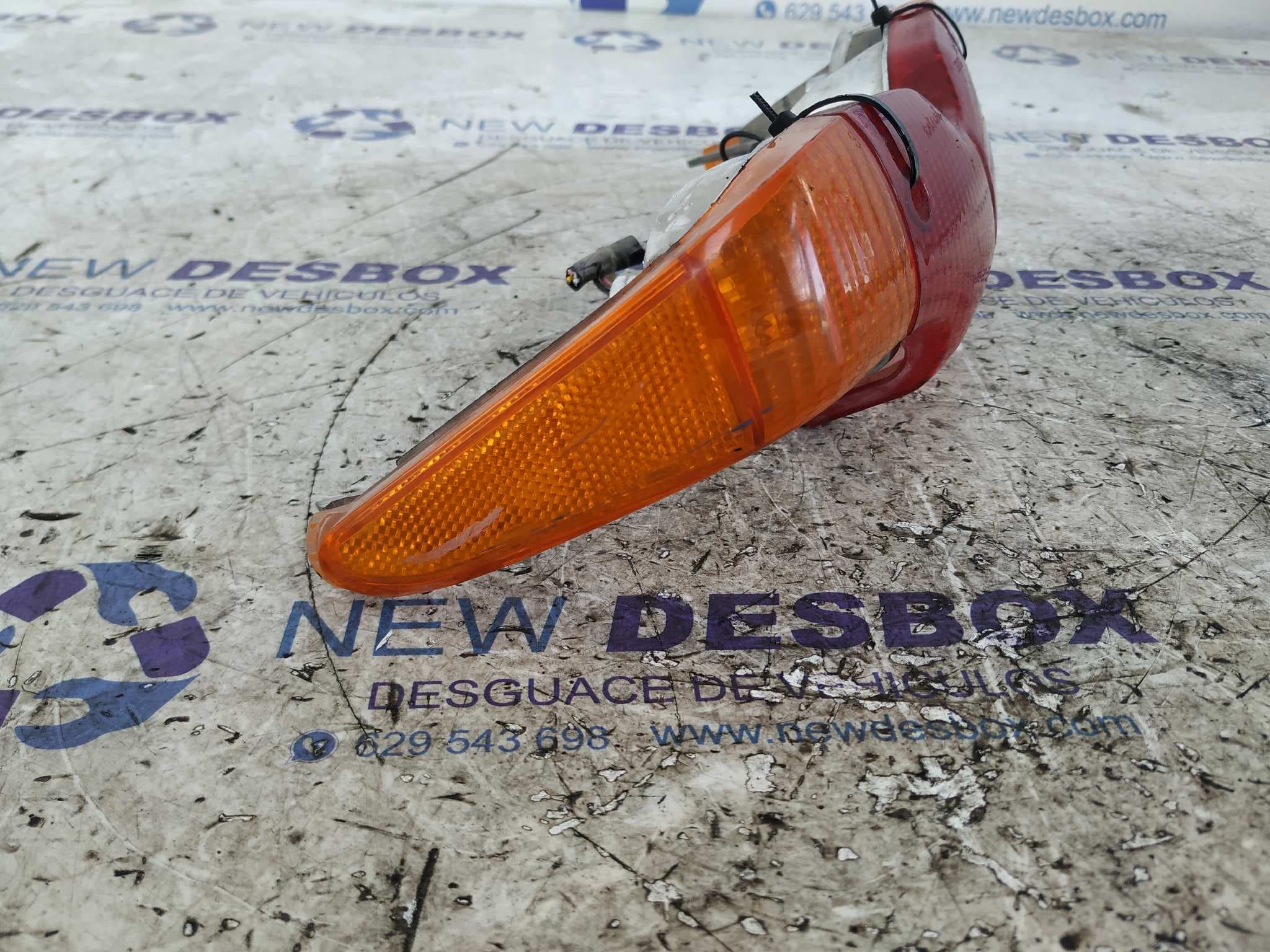 Recambio de PILOTO TRASERO CENTRAL para GILERA RUNNER referencia OEM IAM    - ROJO 5