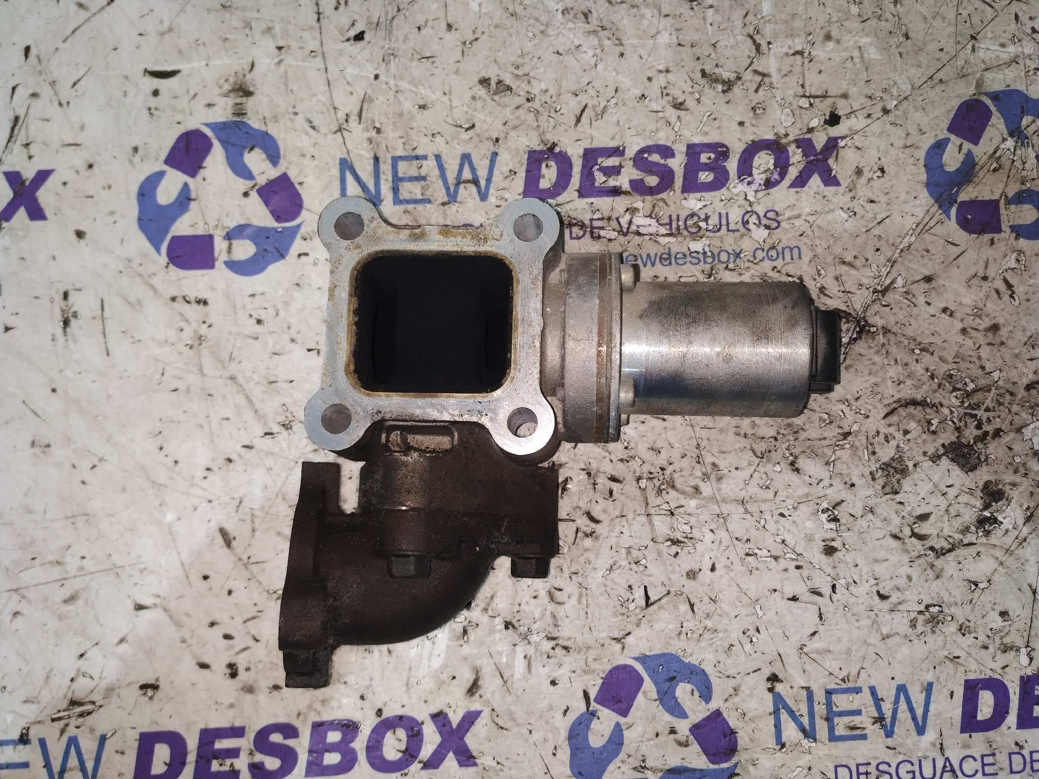 Recambio de VALVULA EGR para KIA SORENTO D4CB referencia OEM IAM 284104A410   - BLANCO 4